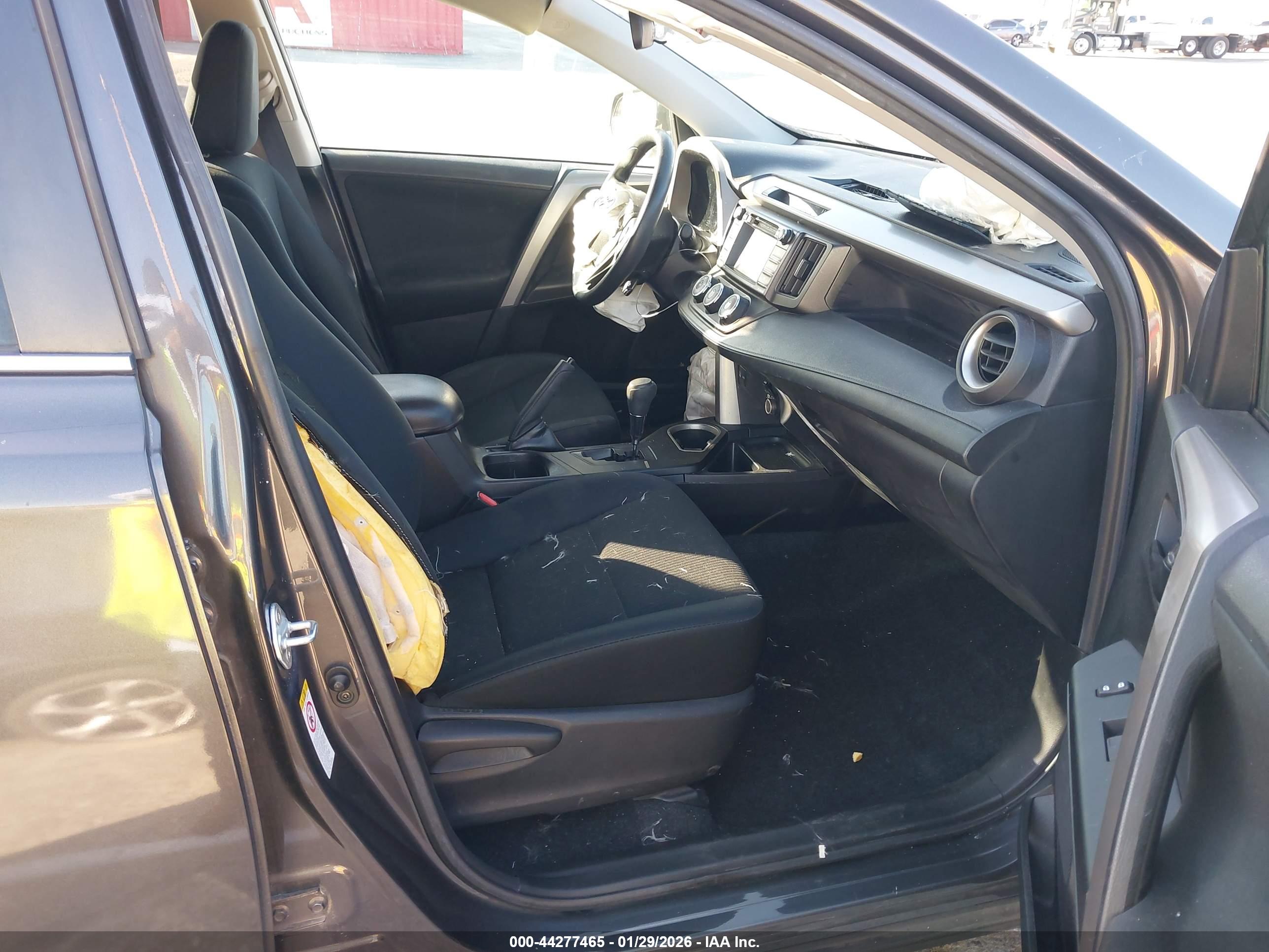 TOYOTA RAV4 image 5