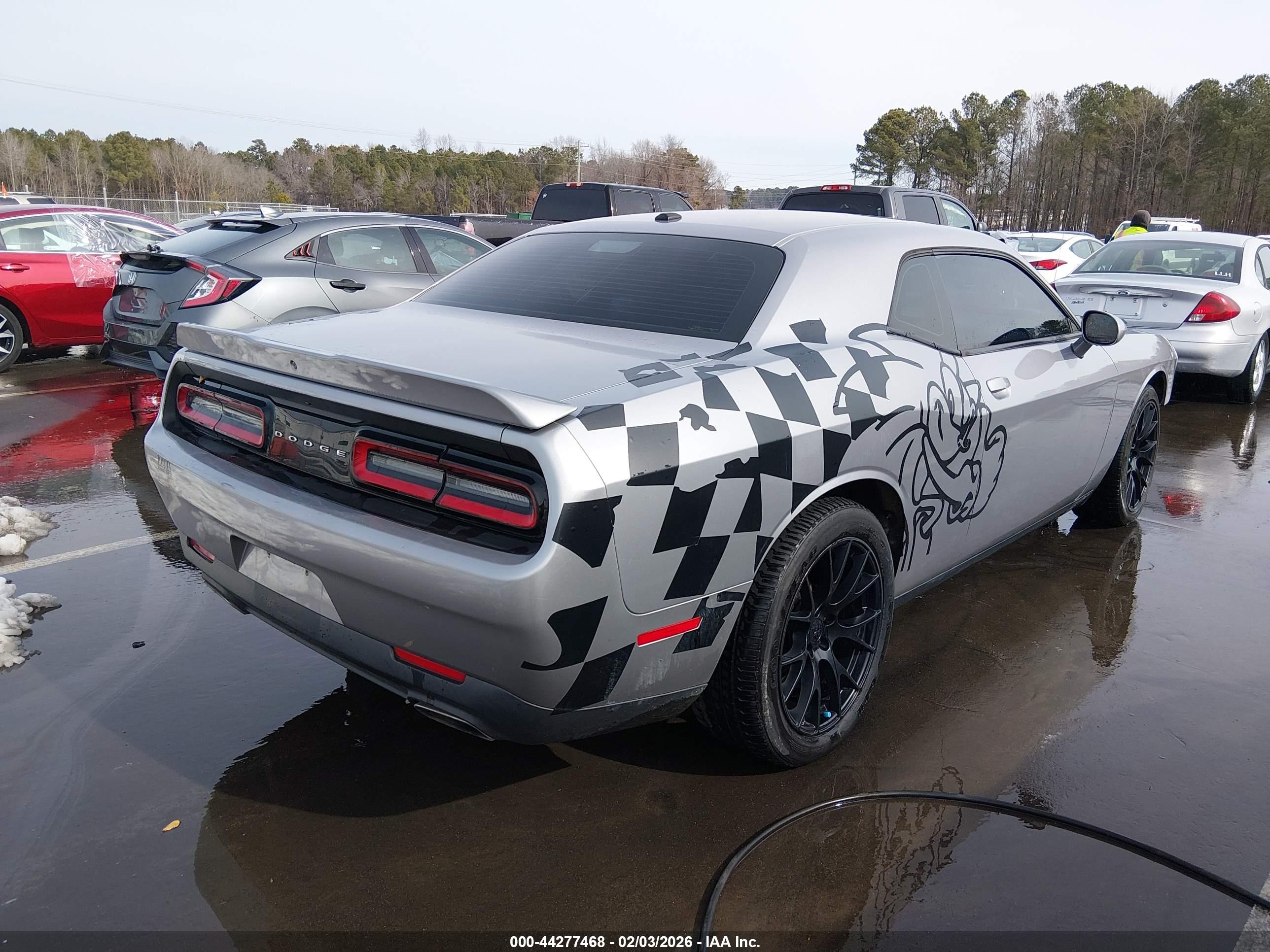 DODGE CHALLENGER image 4