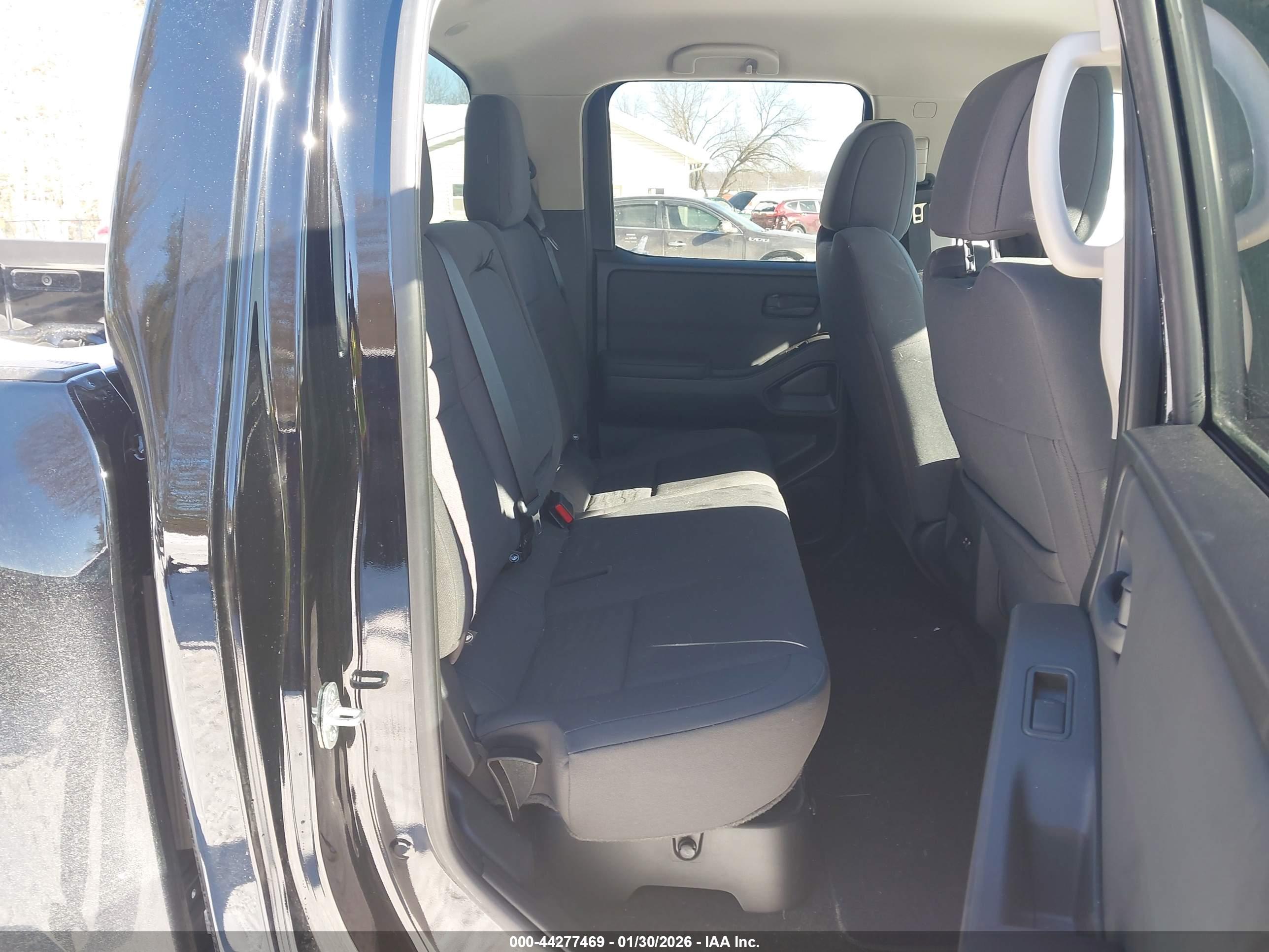 NISSAN FRONTIER image 8