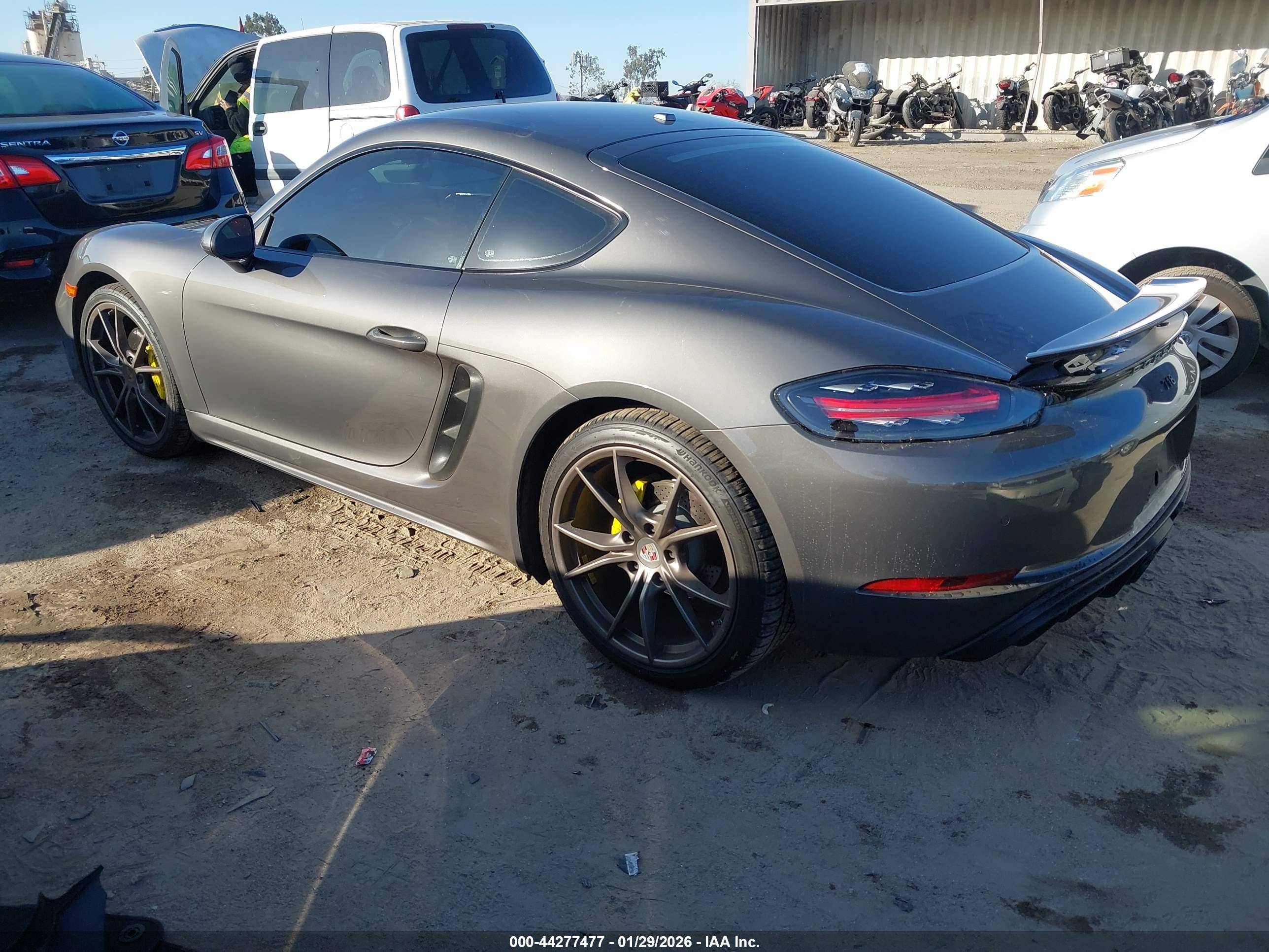 PORSCHE 718 image 3