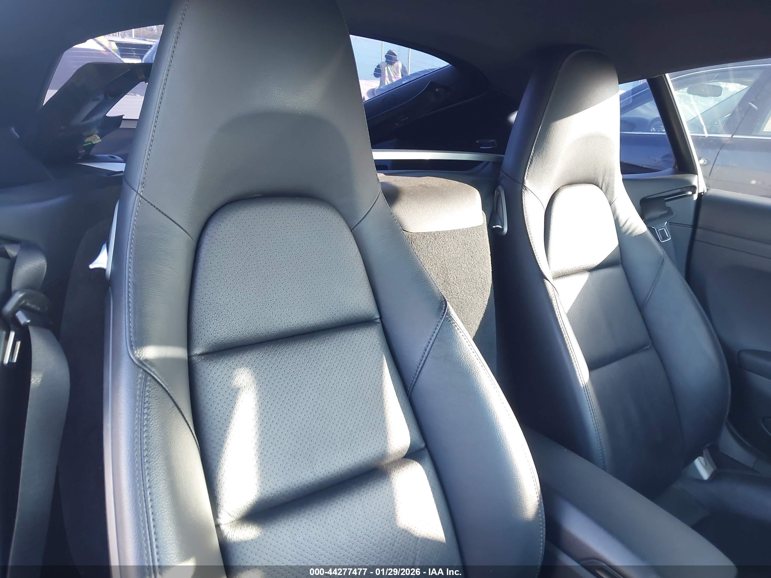 PORSCHE 718 image 8