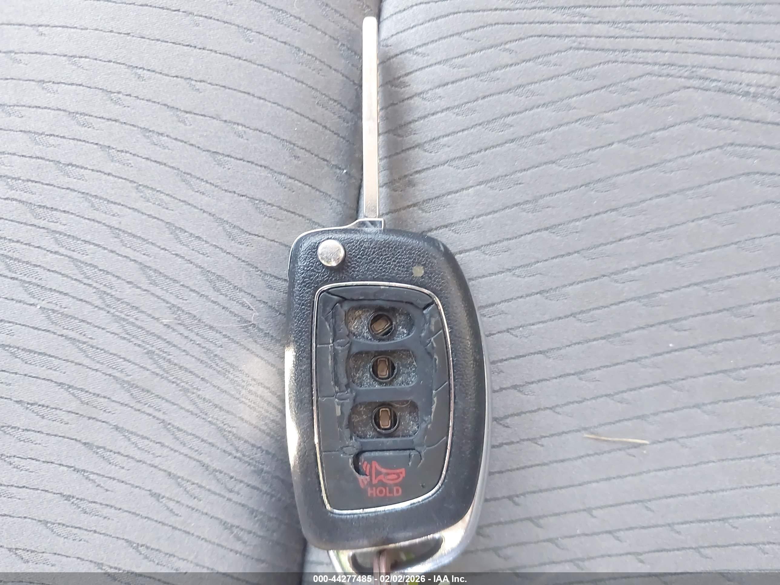 HYUNDAI SANTA image 11
