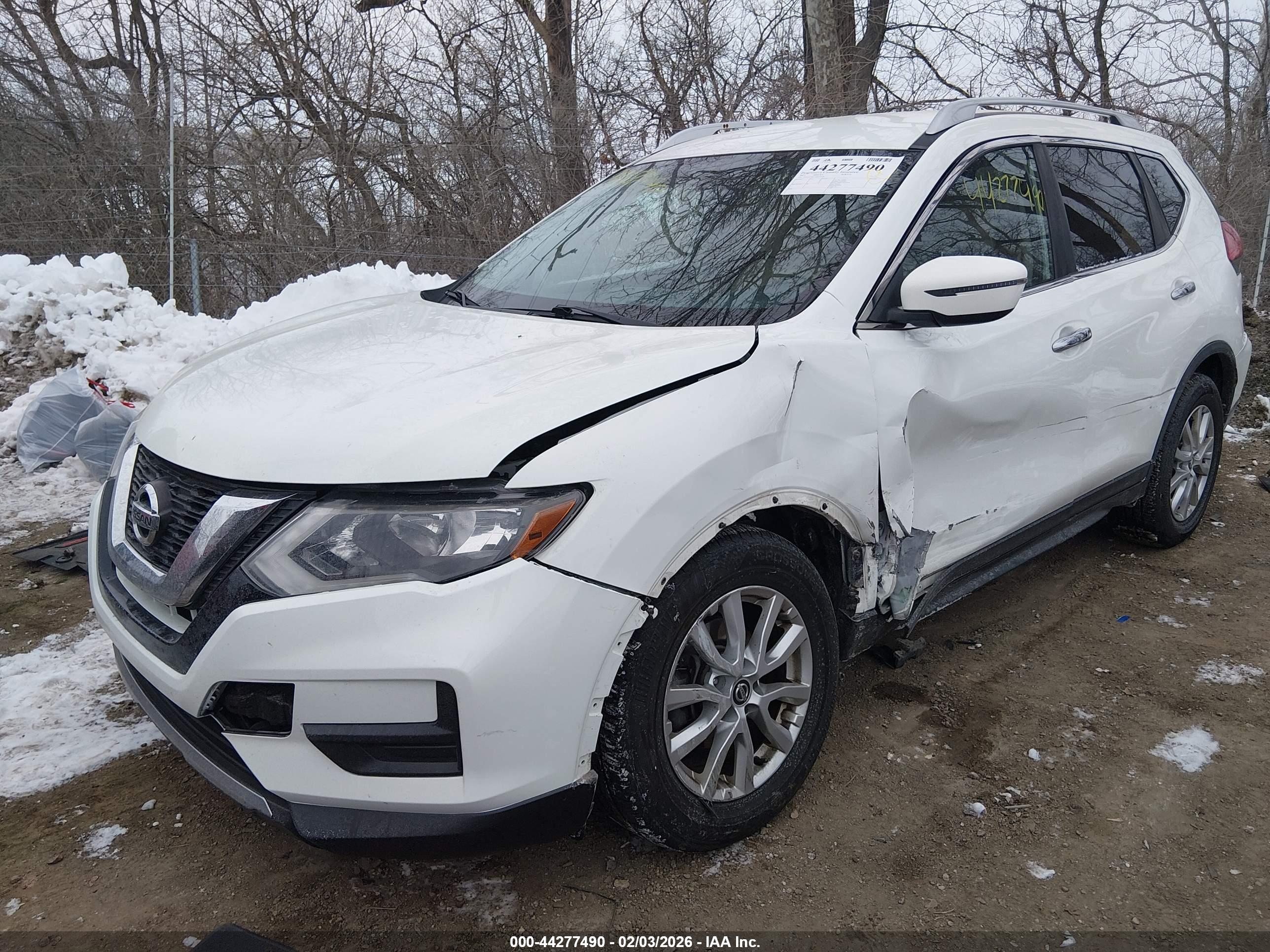NISSAN ROGUE image 2