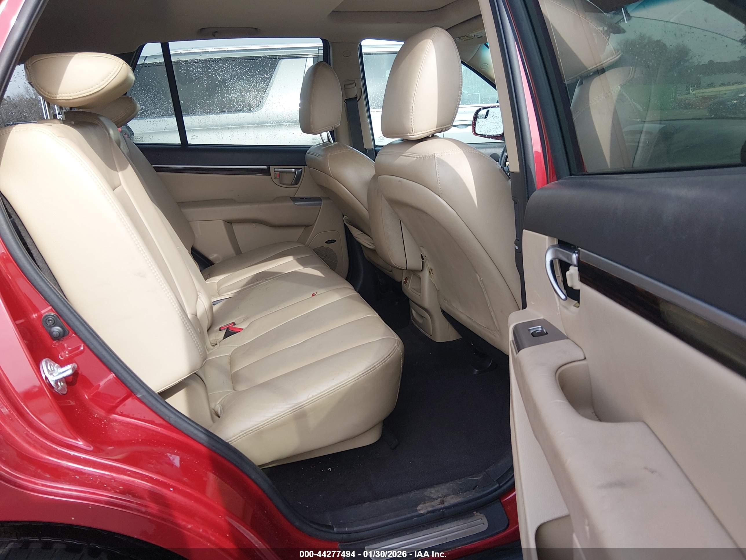 HYUNDAI SANTA image 8