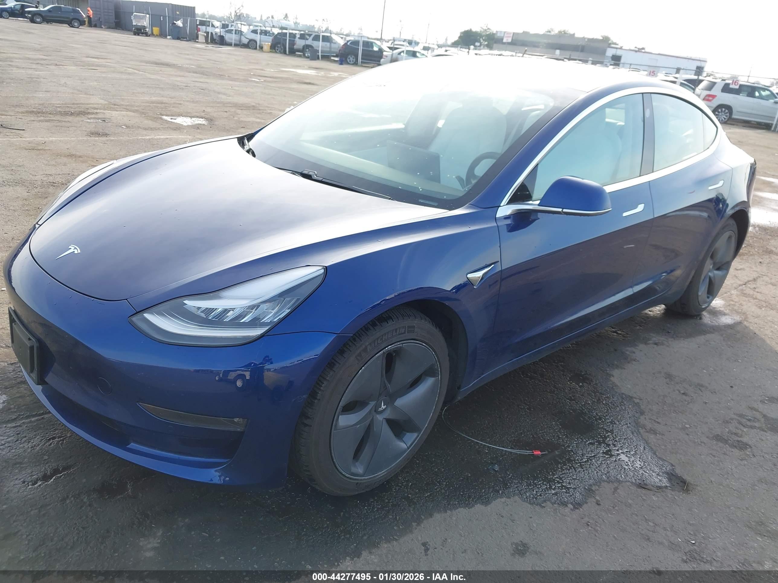 TESLA MODEL image 2