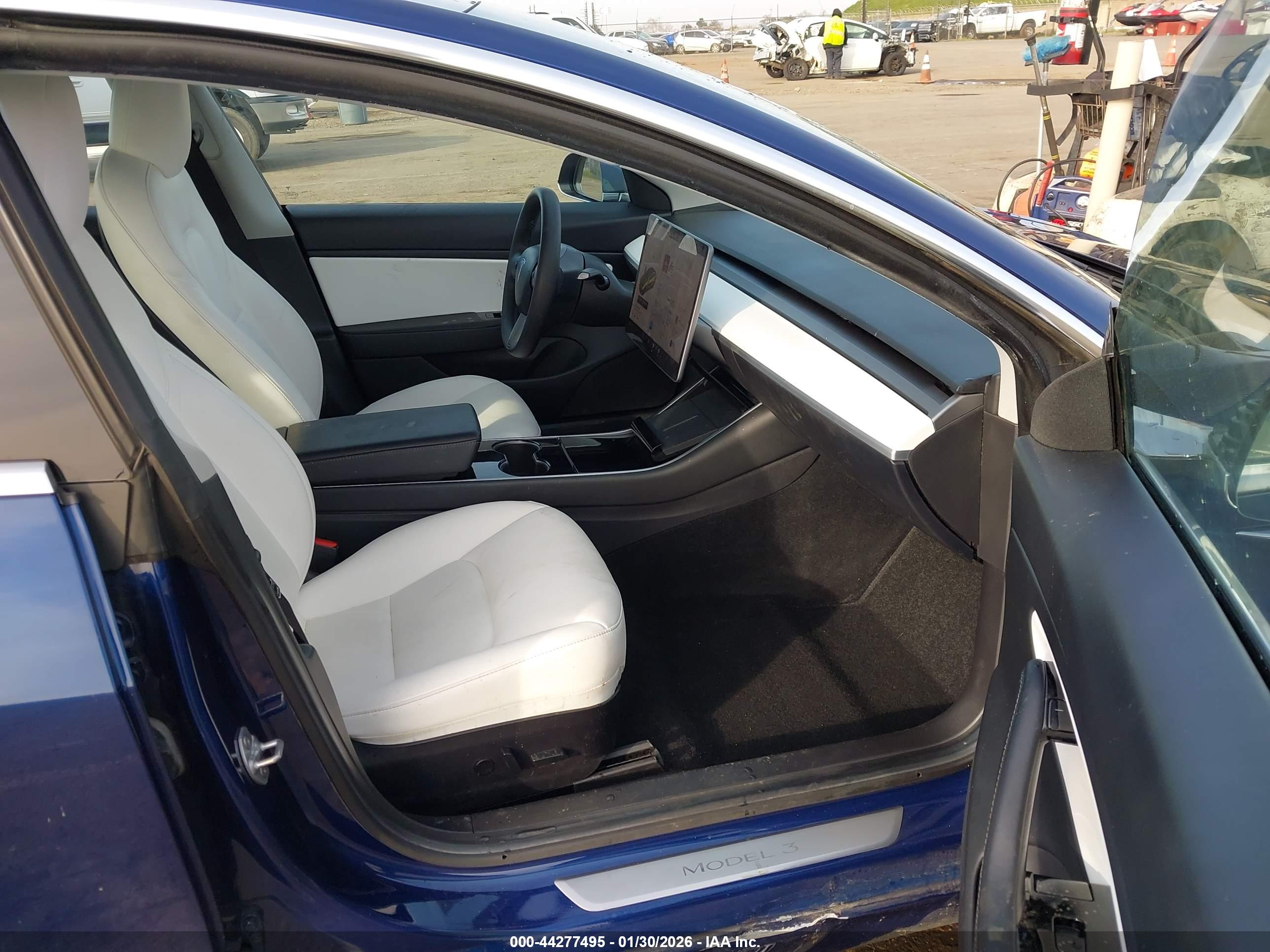 TESLA MODEL image 5