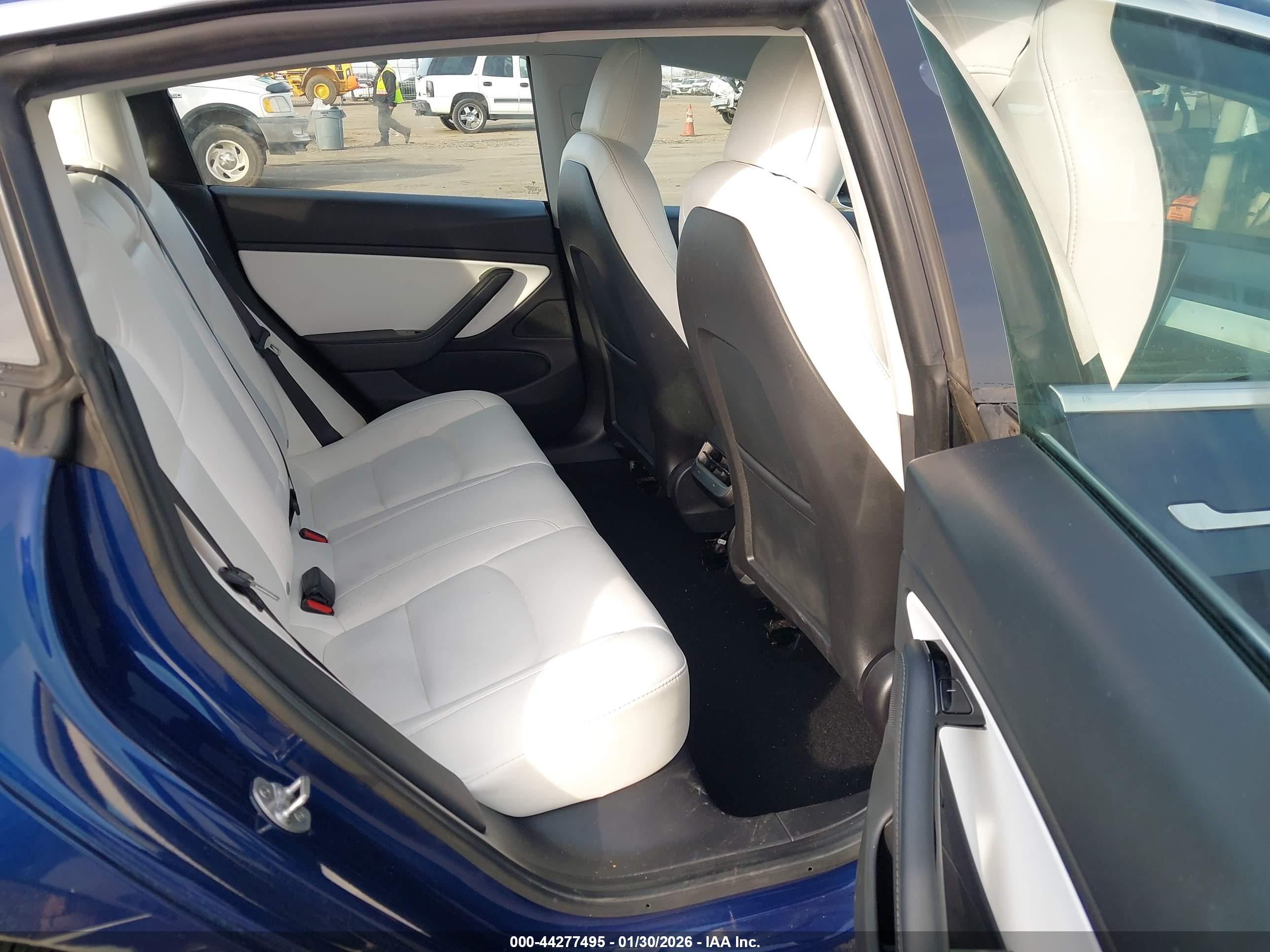 TESLA MODEL image 8