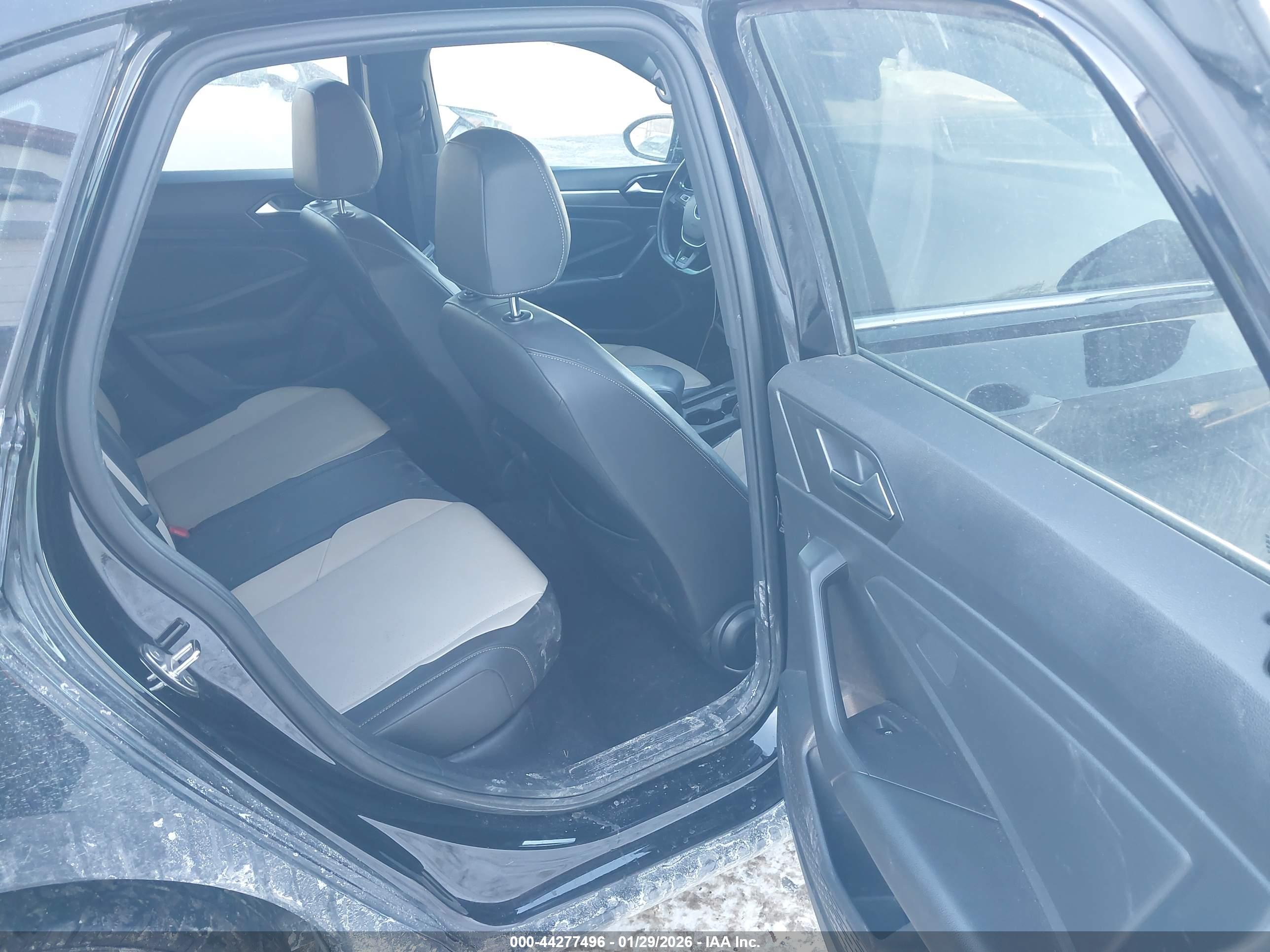 VOLKSWAGEN JETTA image 8