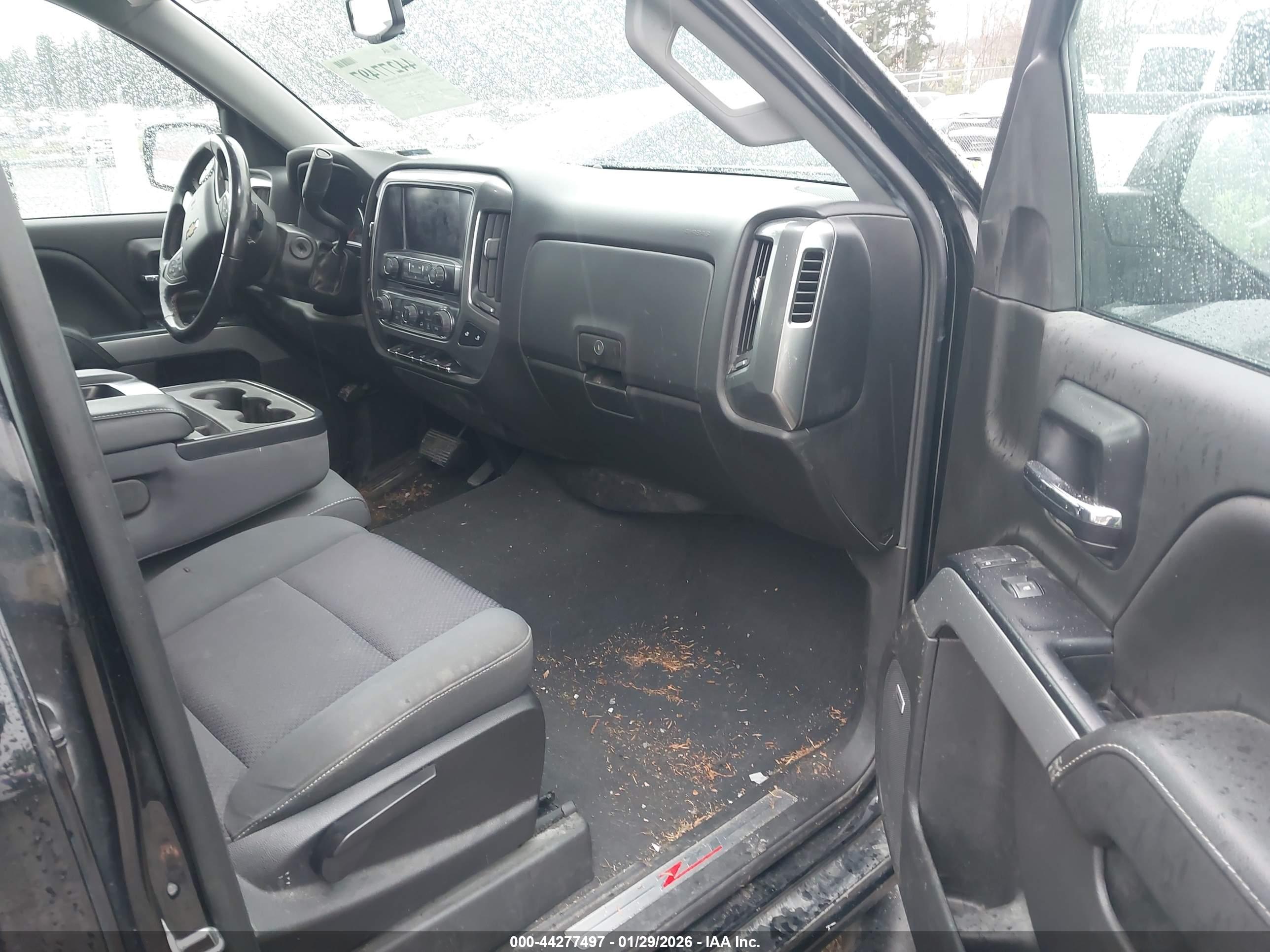 CHEVROLET SILVERADO image 5