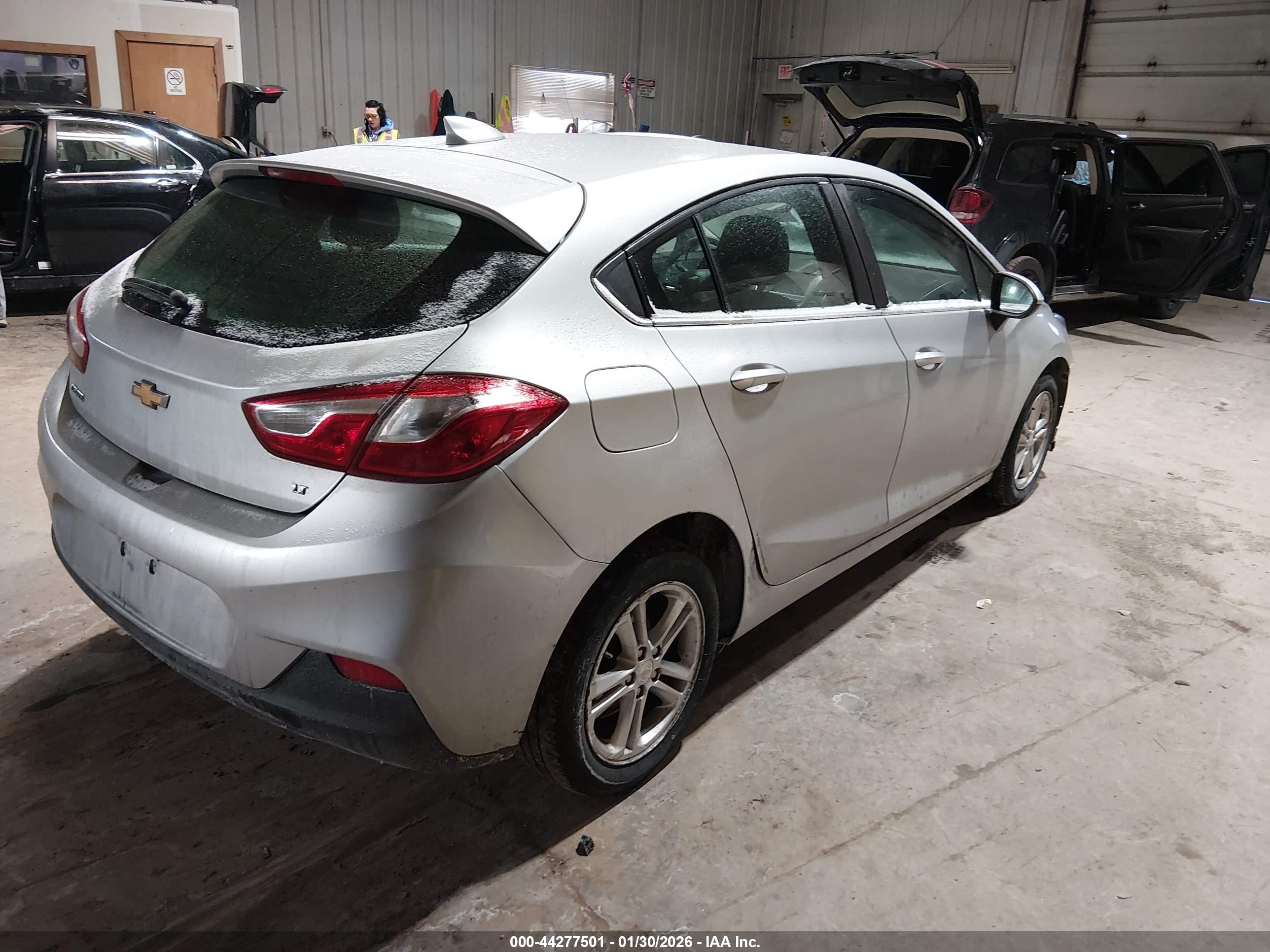 CHEVROLET CRUZE image 4