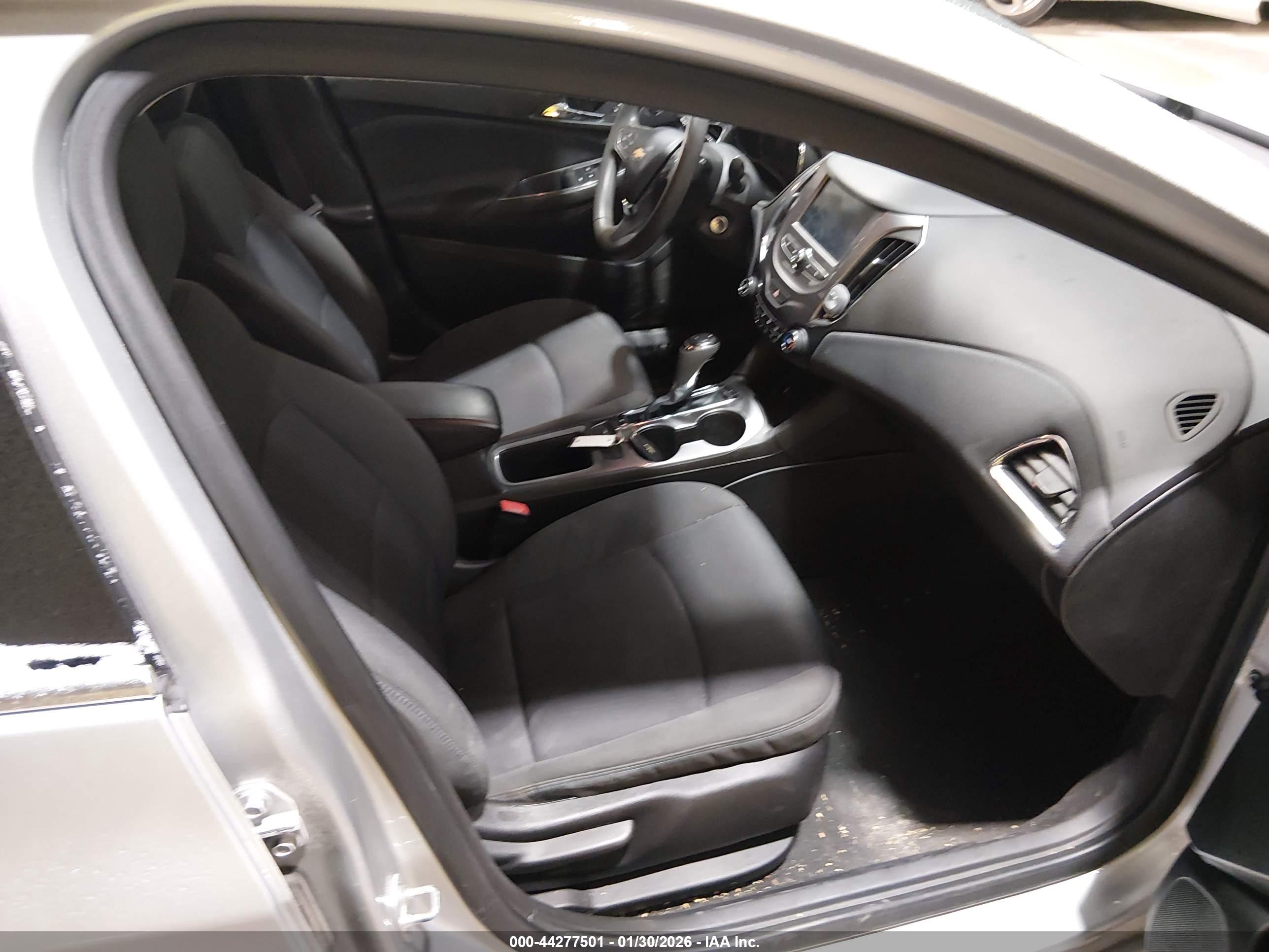 CHEVROLET CRUZE image 5