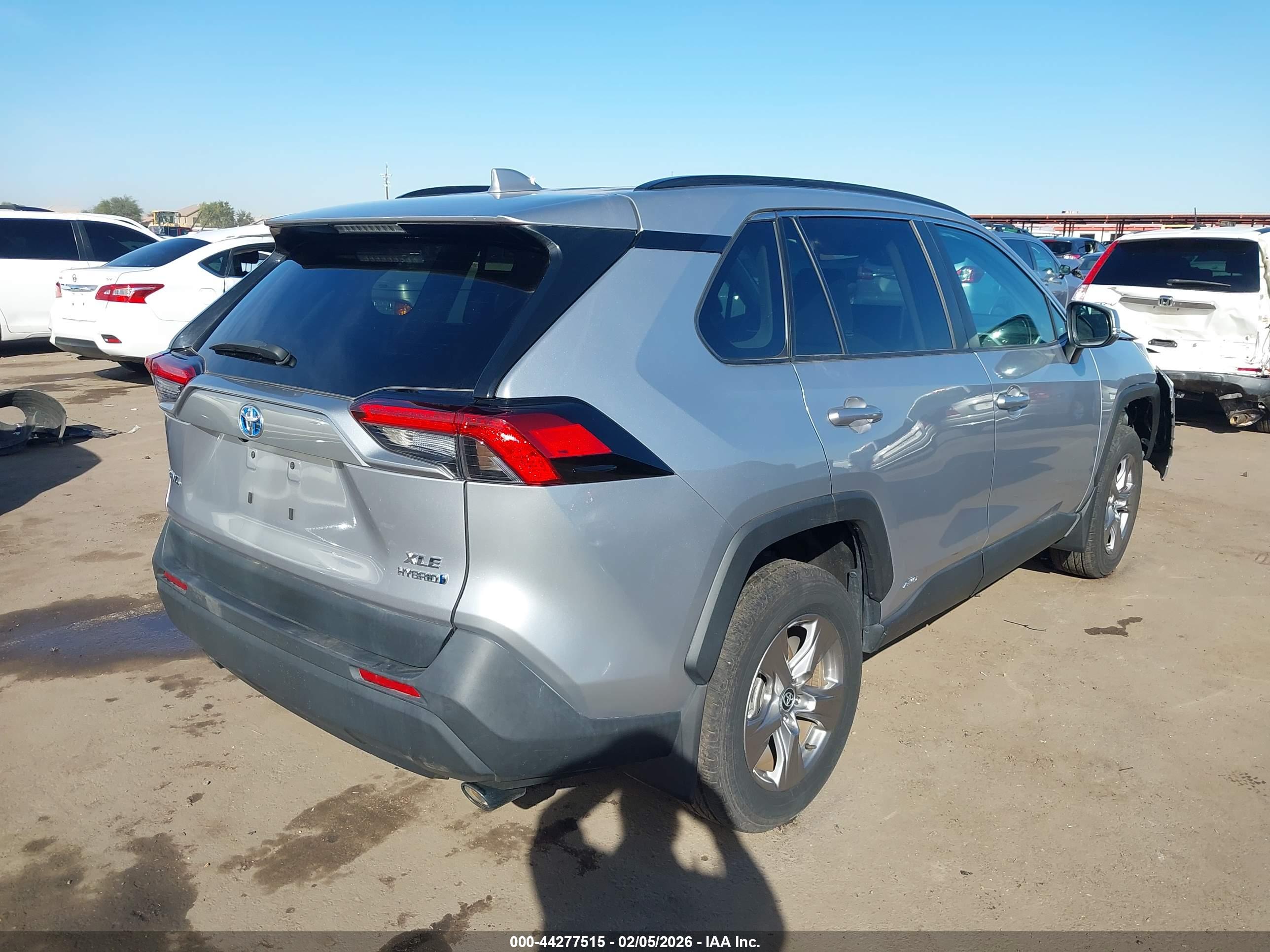 TOYOTA RAV4 image 4