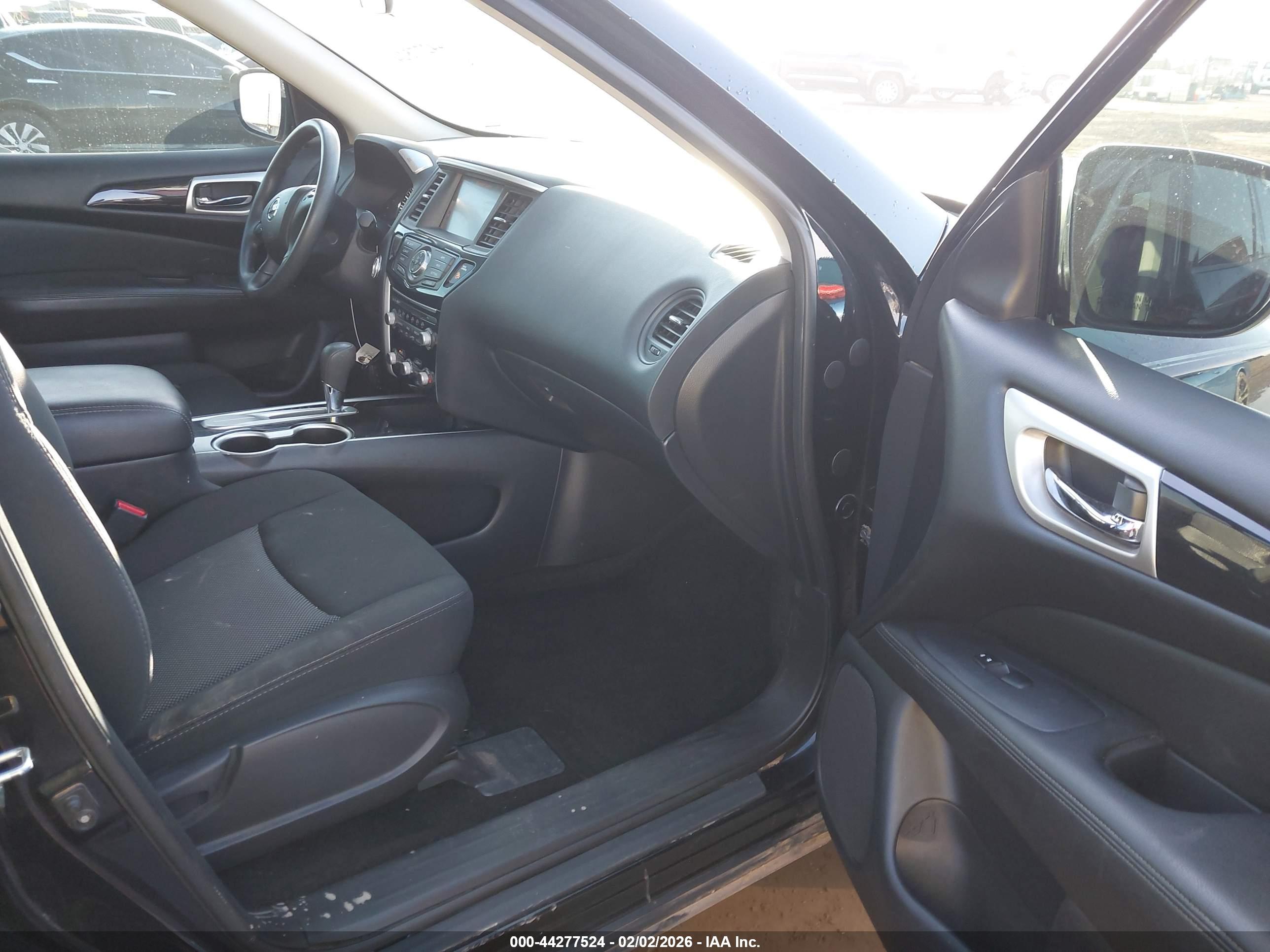 NISSAN PATHFINDER image 5