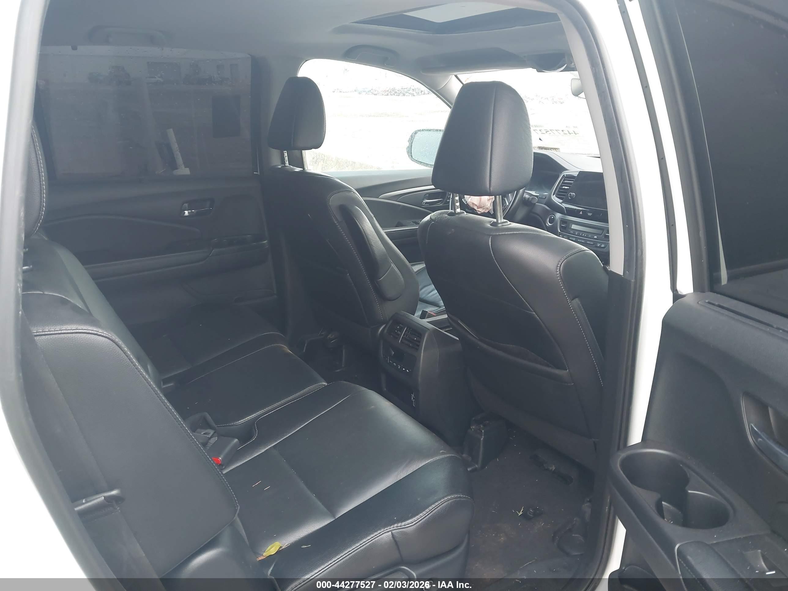 HONDA PILOT image 8