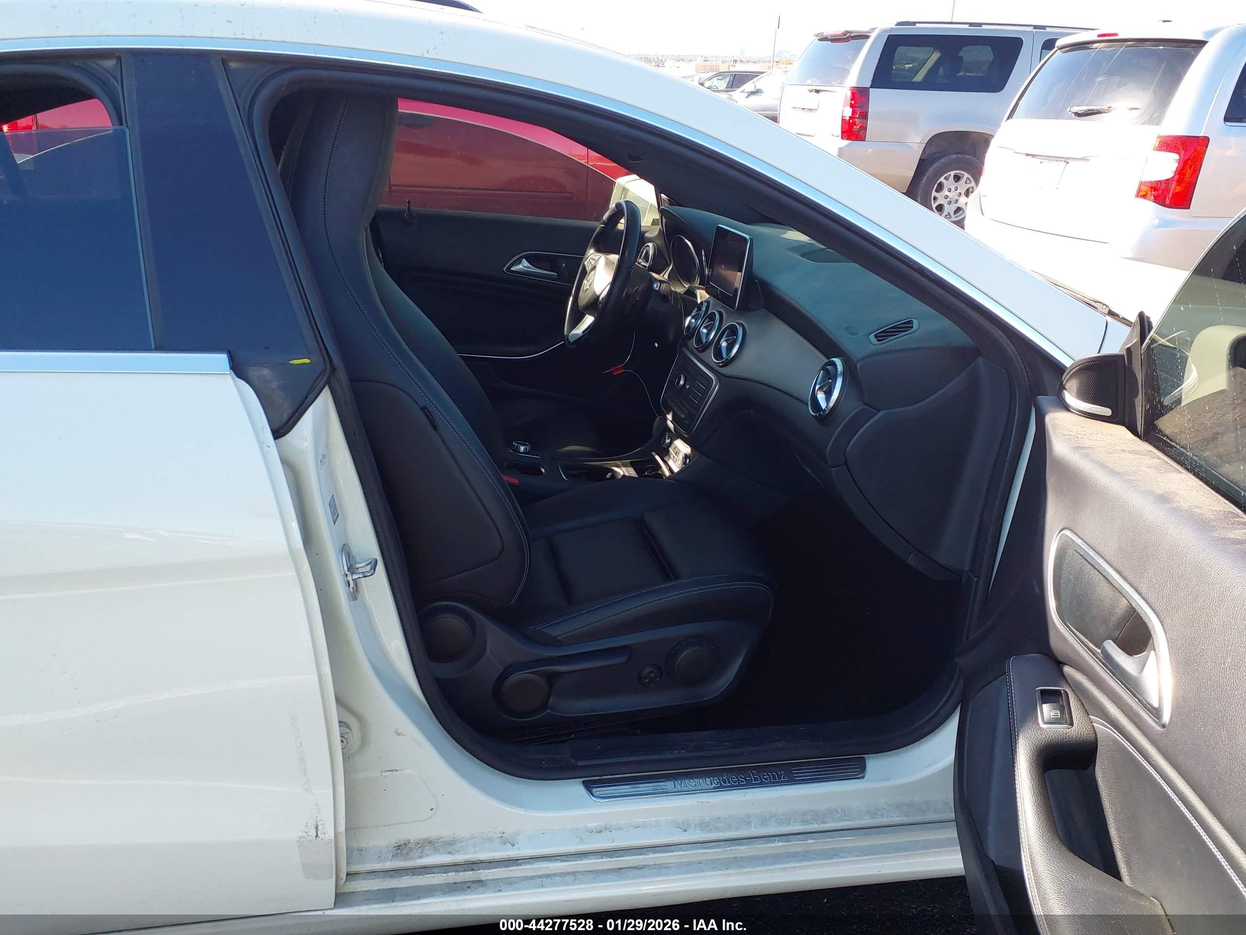 MERCEDES-BENZ CLA image 5