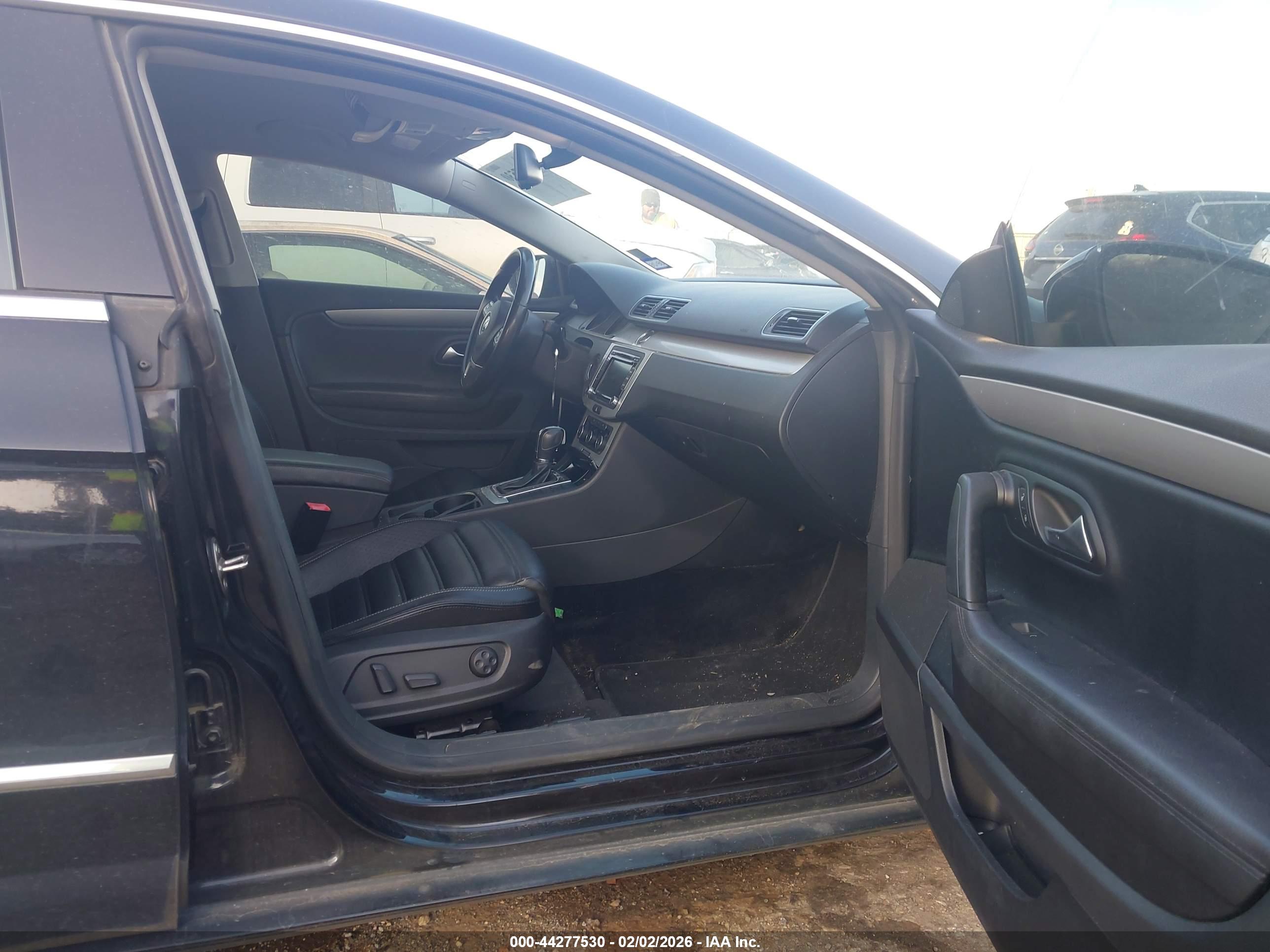 VOLKSWAGEN CC image 5