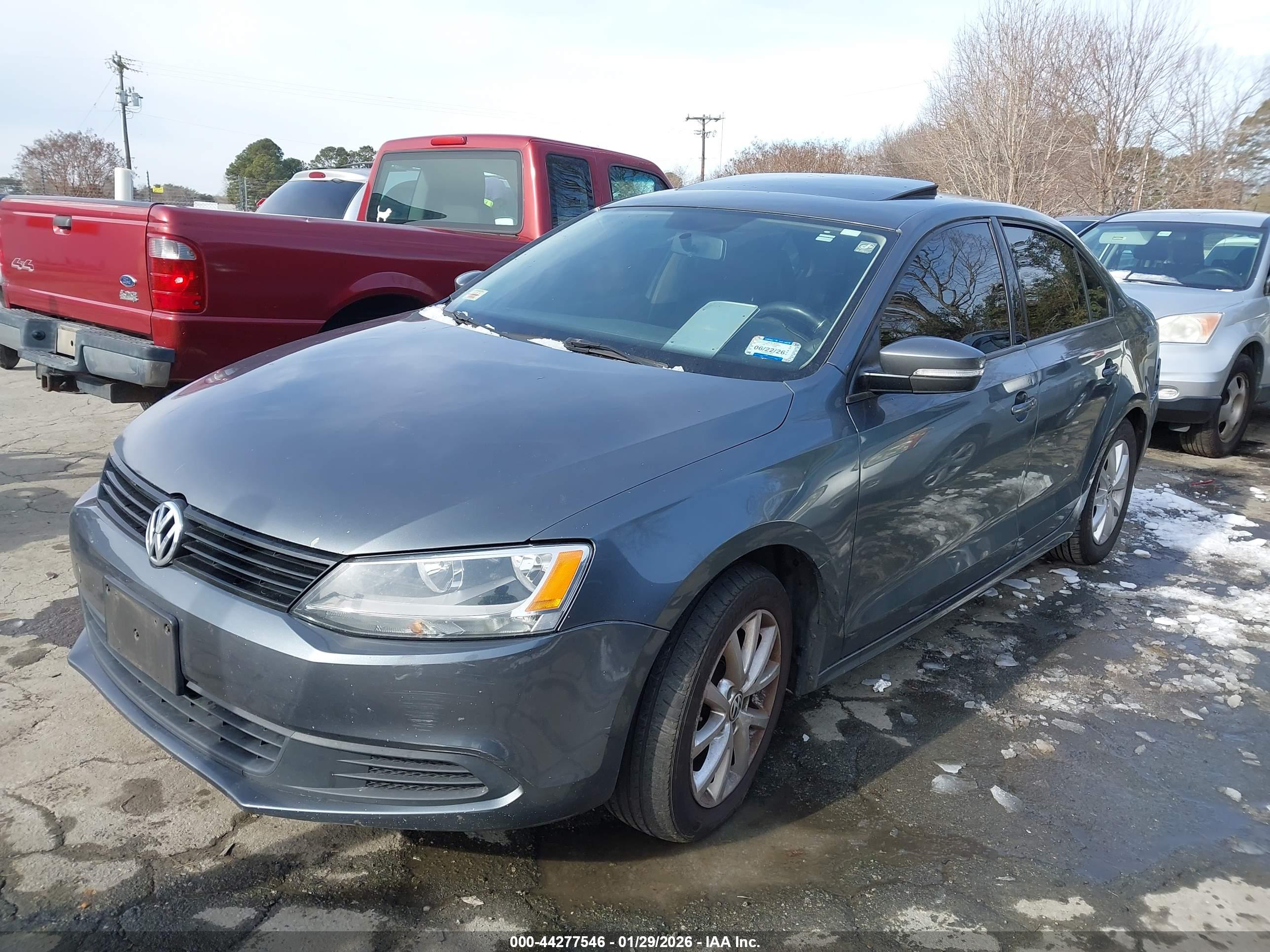 VOLKSWAGEN JETTA image 2