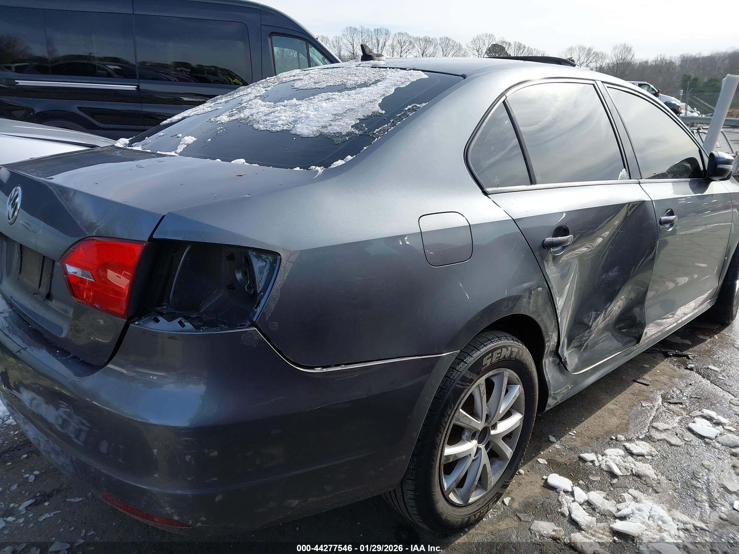 VOLKSWAGEN JETTA image 6