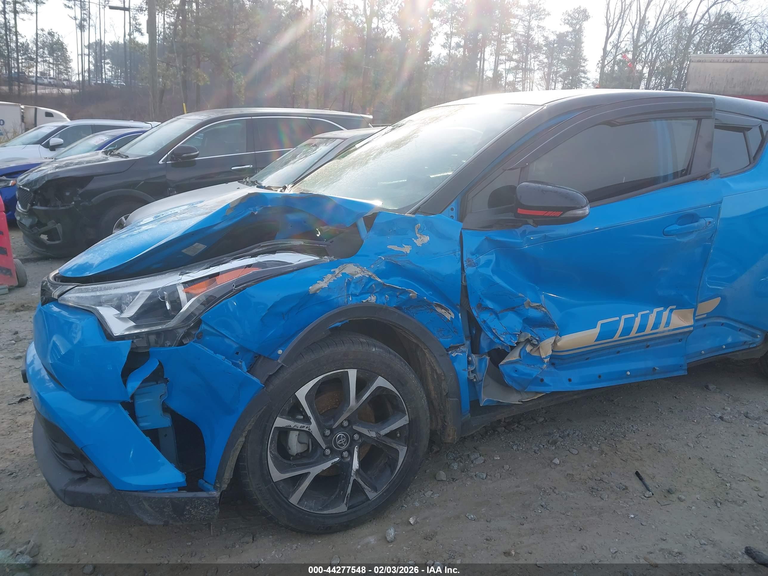 TOYOTA C-HR image 6
