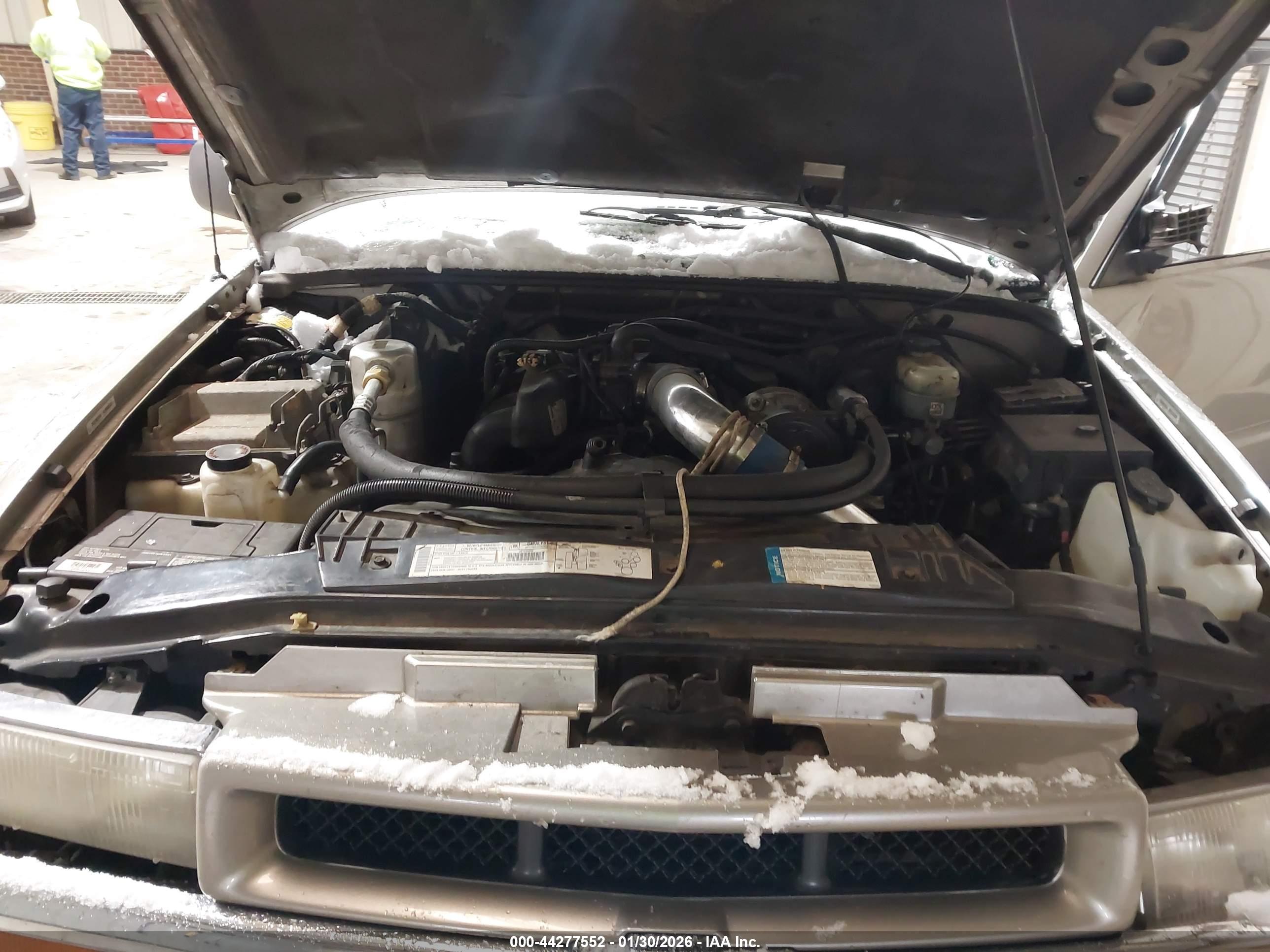 CHEVROLET S-10 image 10