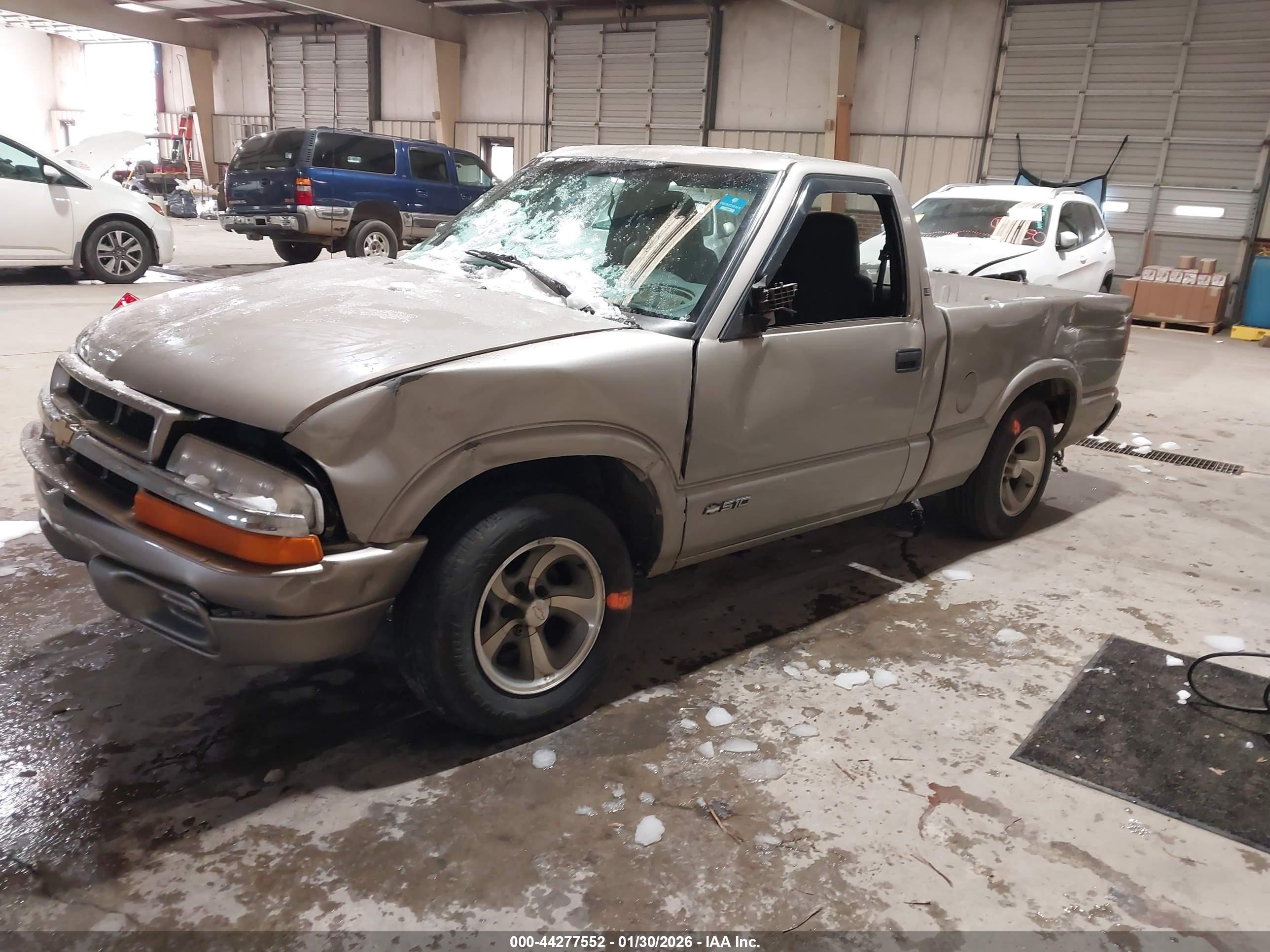 CHEVROLET S-10 image 2