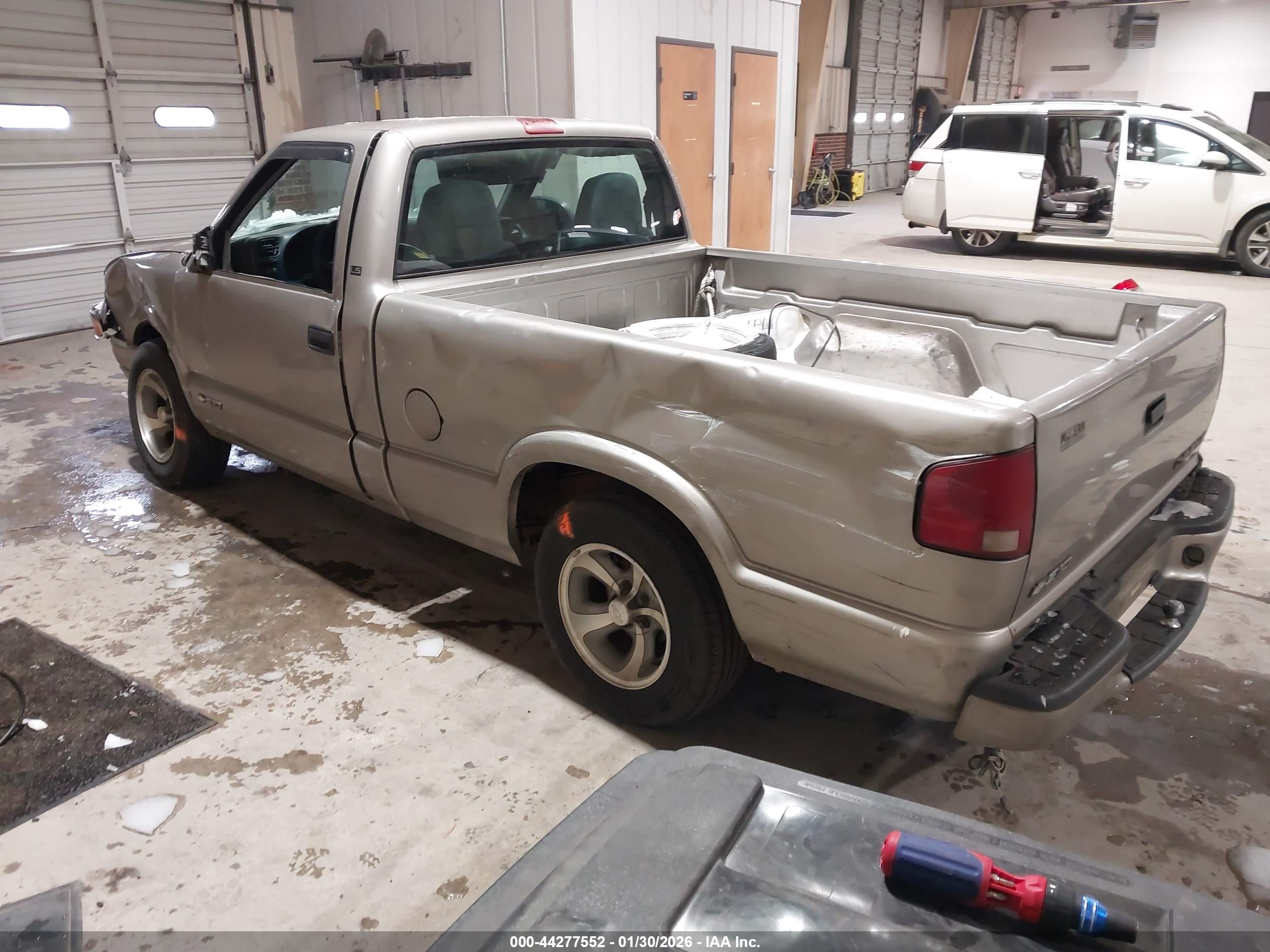CHEVROLET S-10 image 3