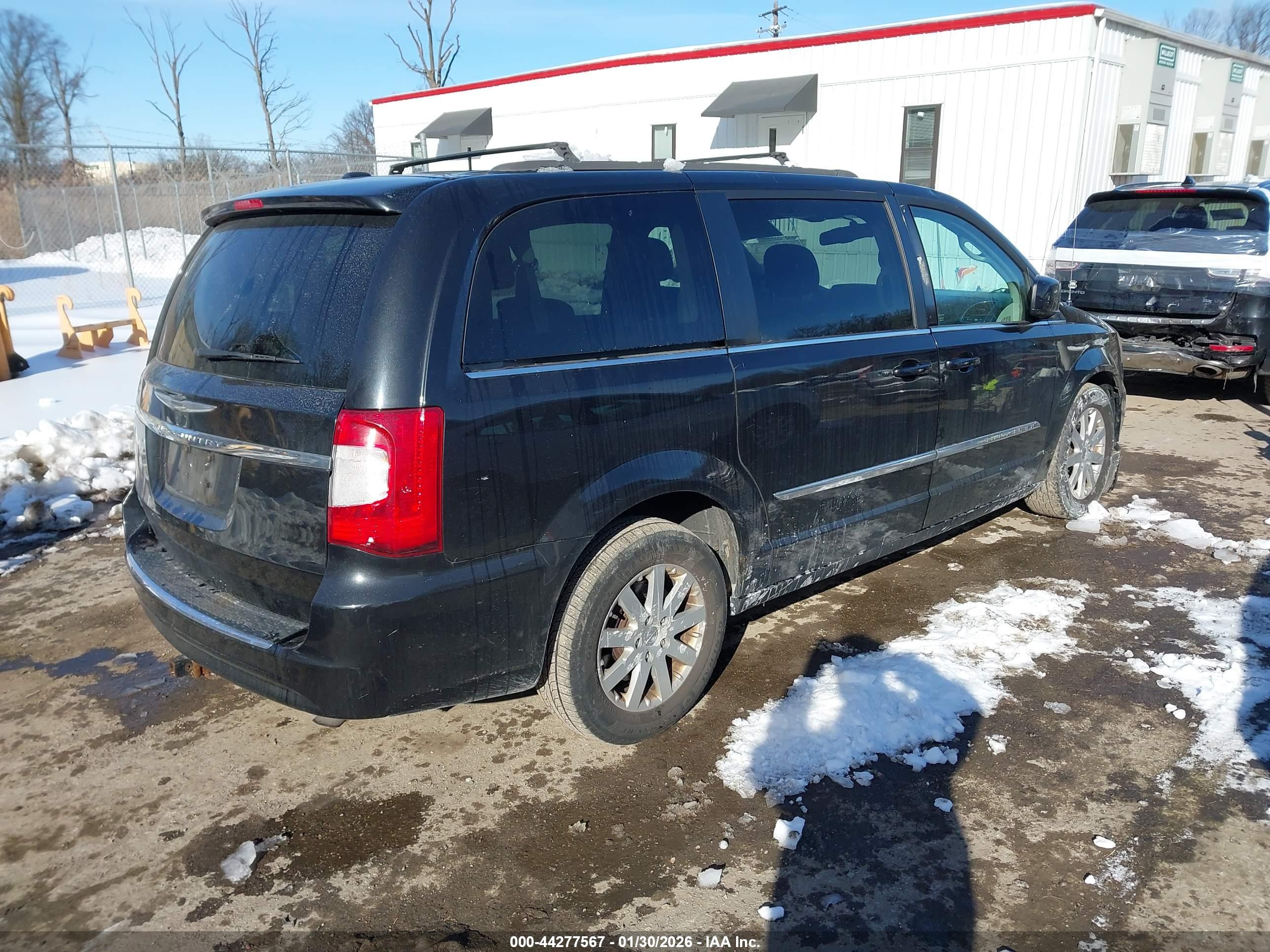 CHRYSLER TOWN image 4