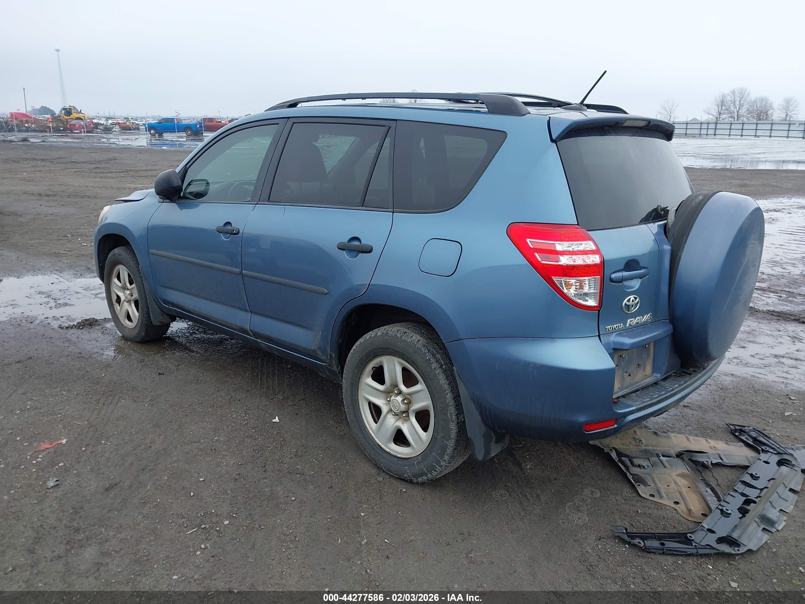 TOYOTA RAV4 image 3