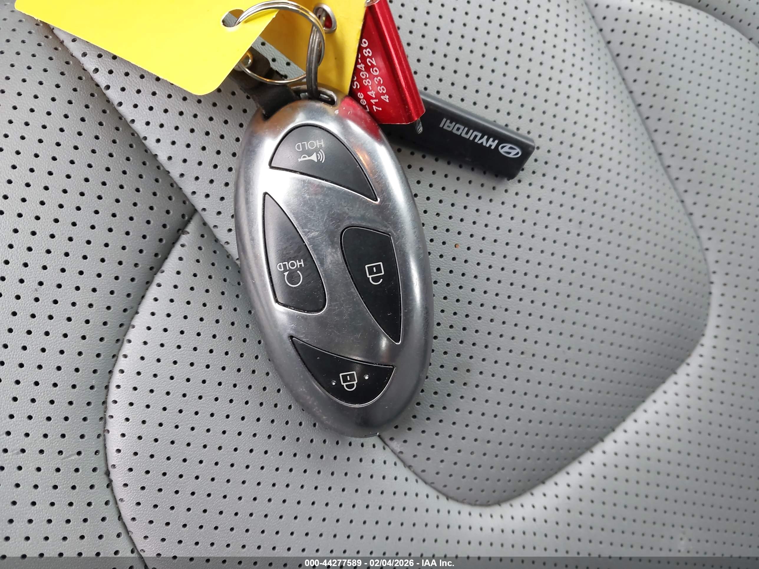 HYUNDAI ELANTRA image 11