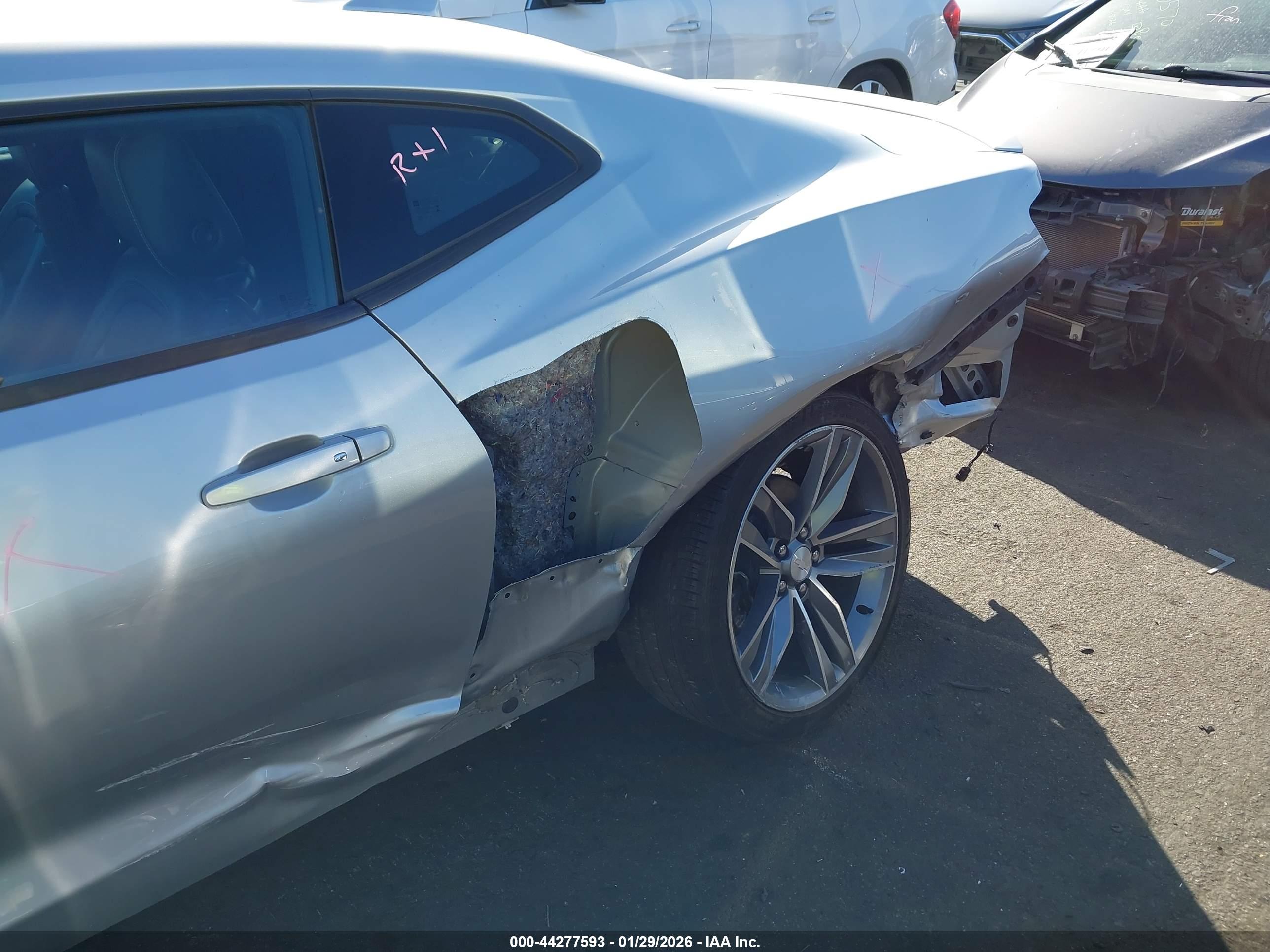 CHEVROLET CAMARO image 6