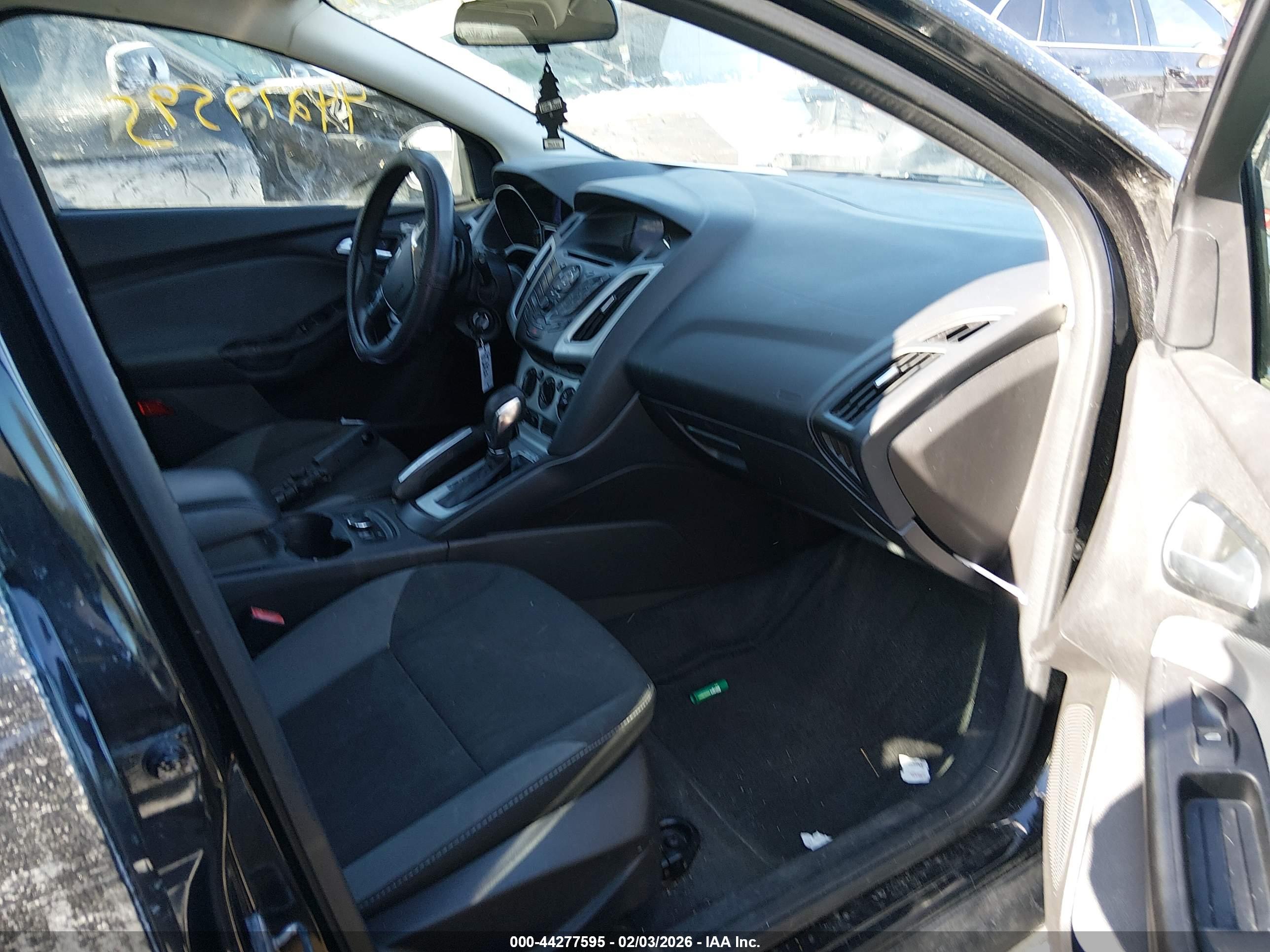 FORD FOCUS image 5