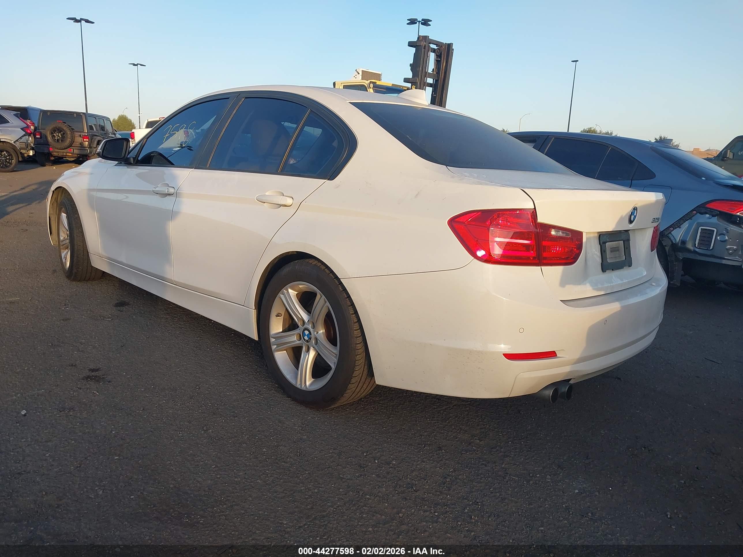 BMW 328I image 3