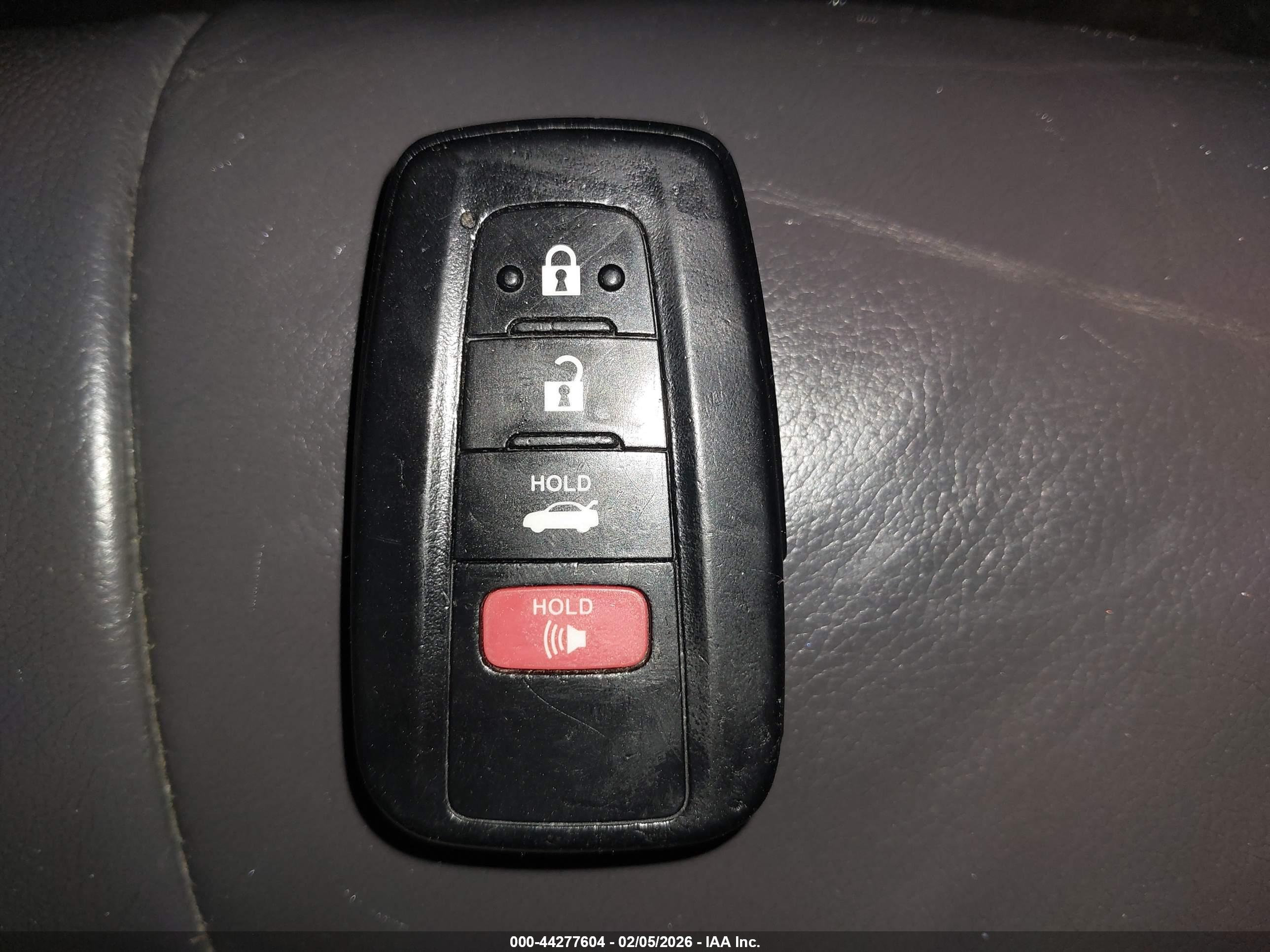 TOYOTA CAMRY image 11