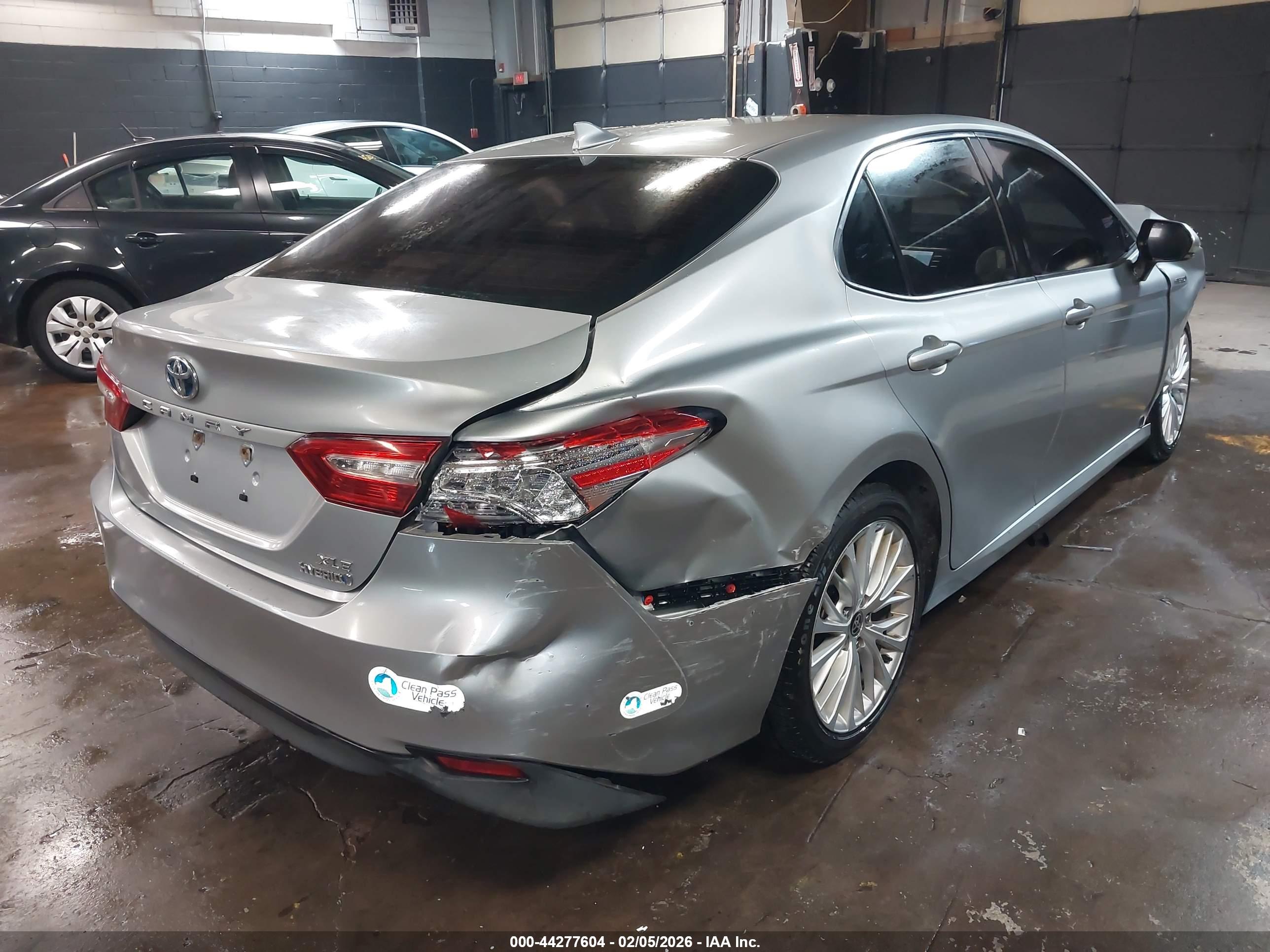 TOYOTA CAMRY image 4