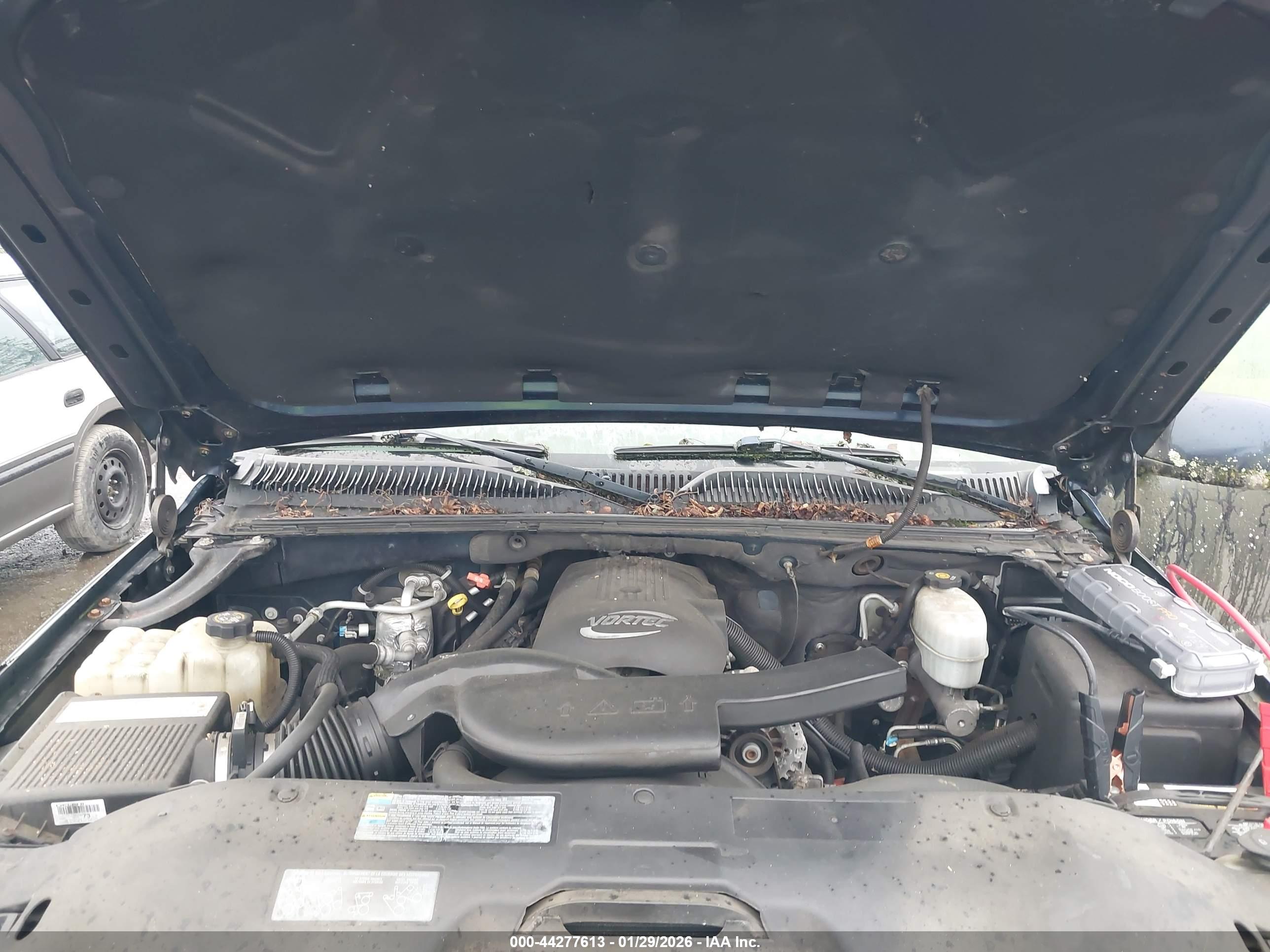 CHEVROLET SUBURBAN image 10