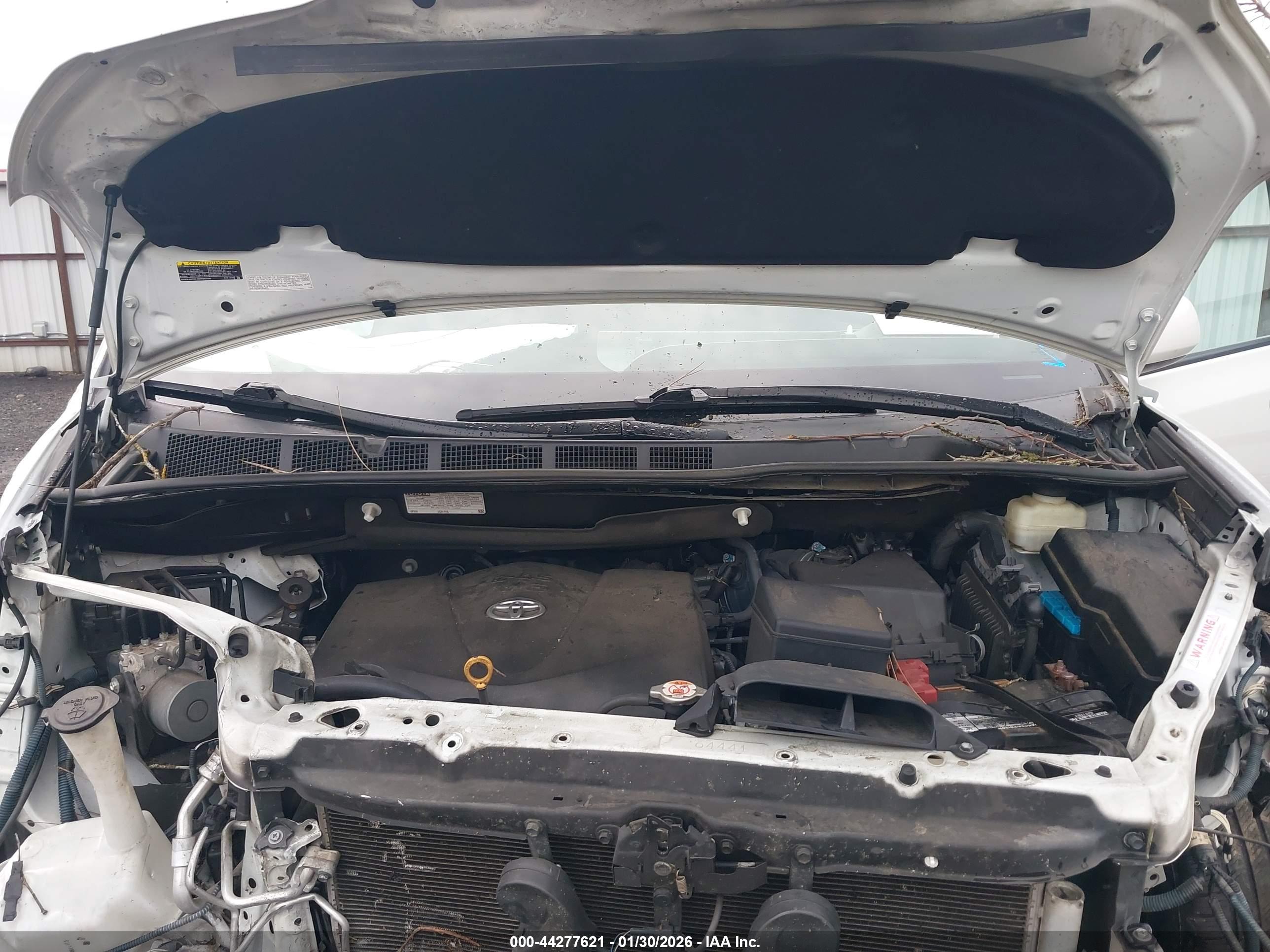 TOYOTA SIENNA image 10