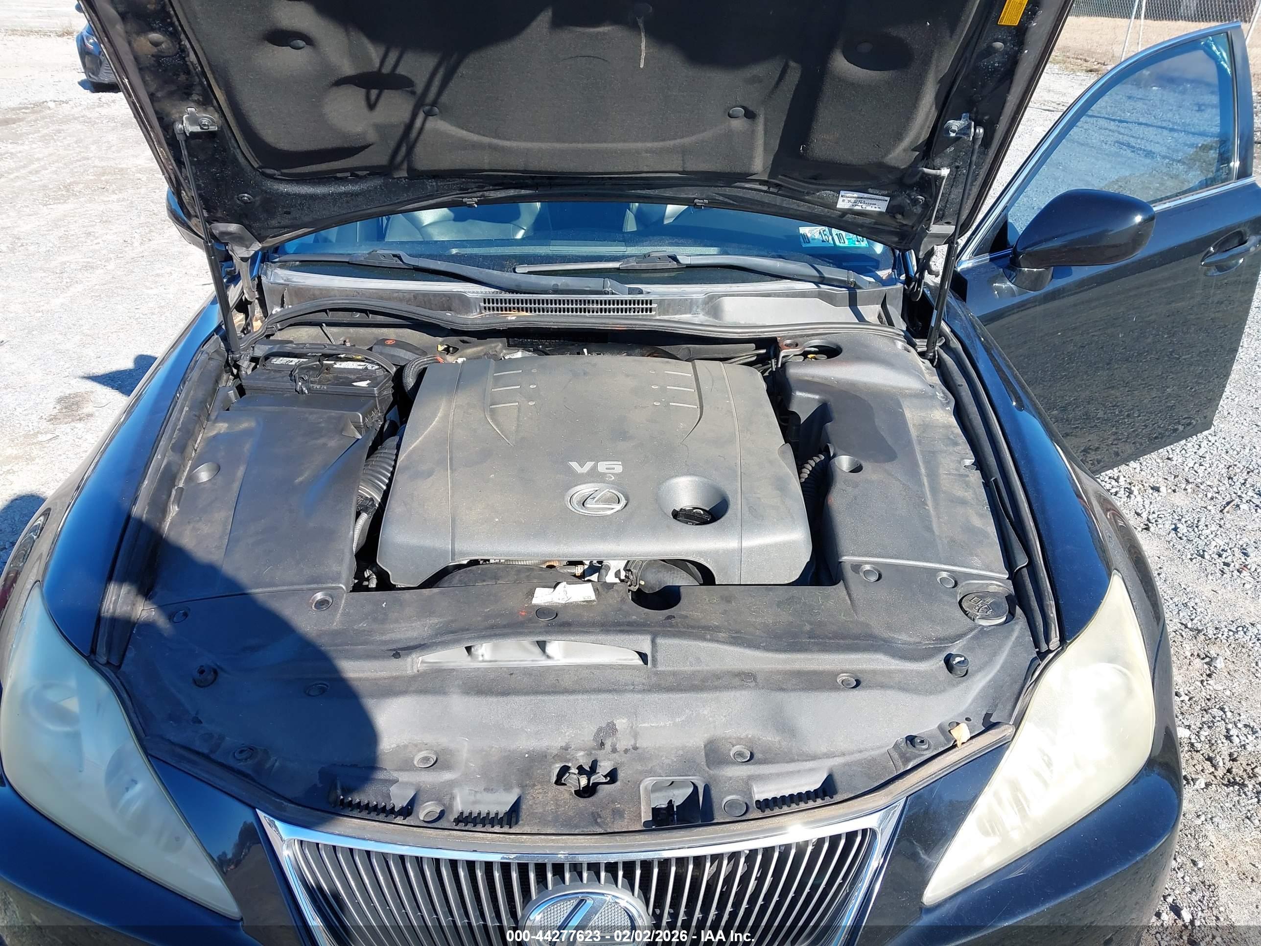 LEXUS IS image 10