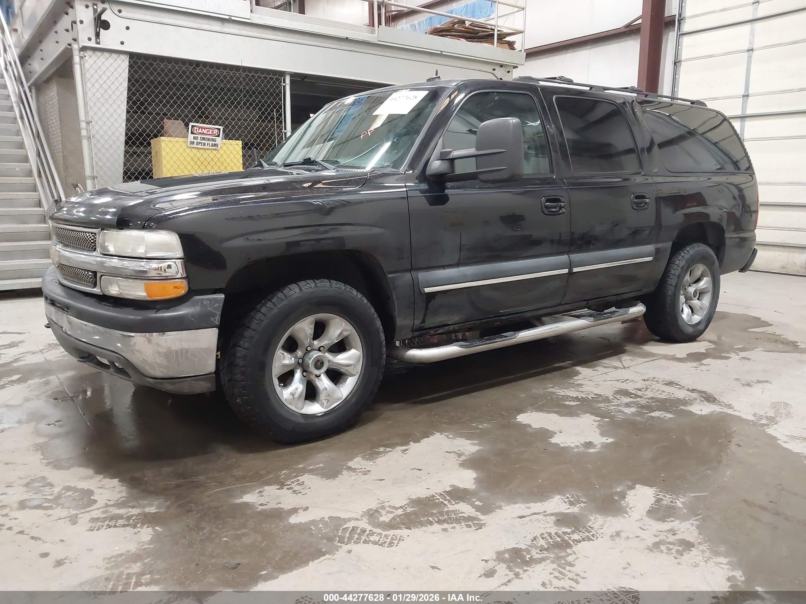 CHEVROLET SUBURBAN image 2