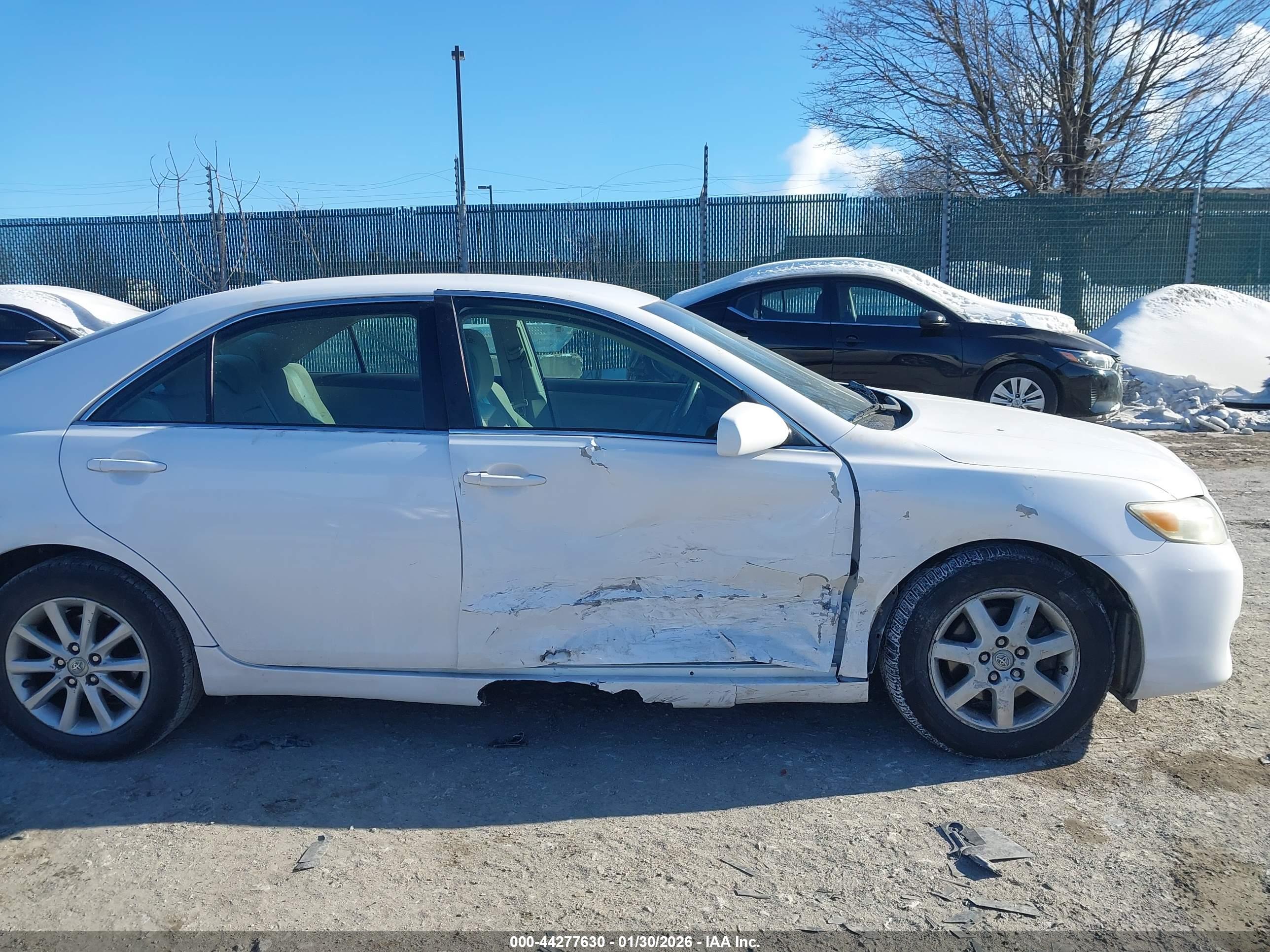 TOYOTA CAMRY image 6