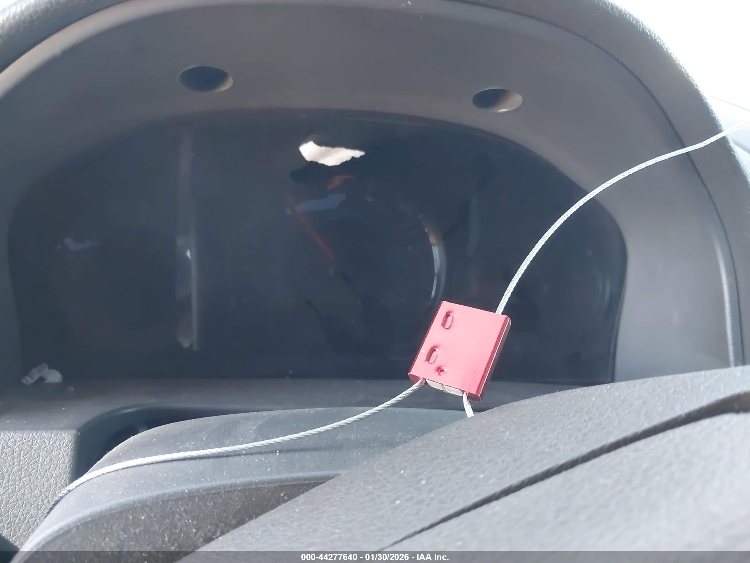 FORD FUSION image 7