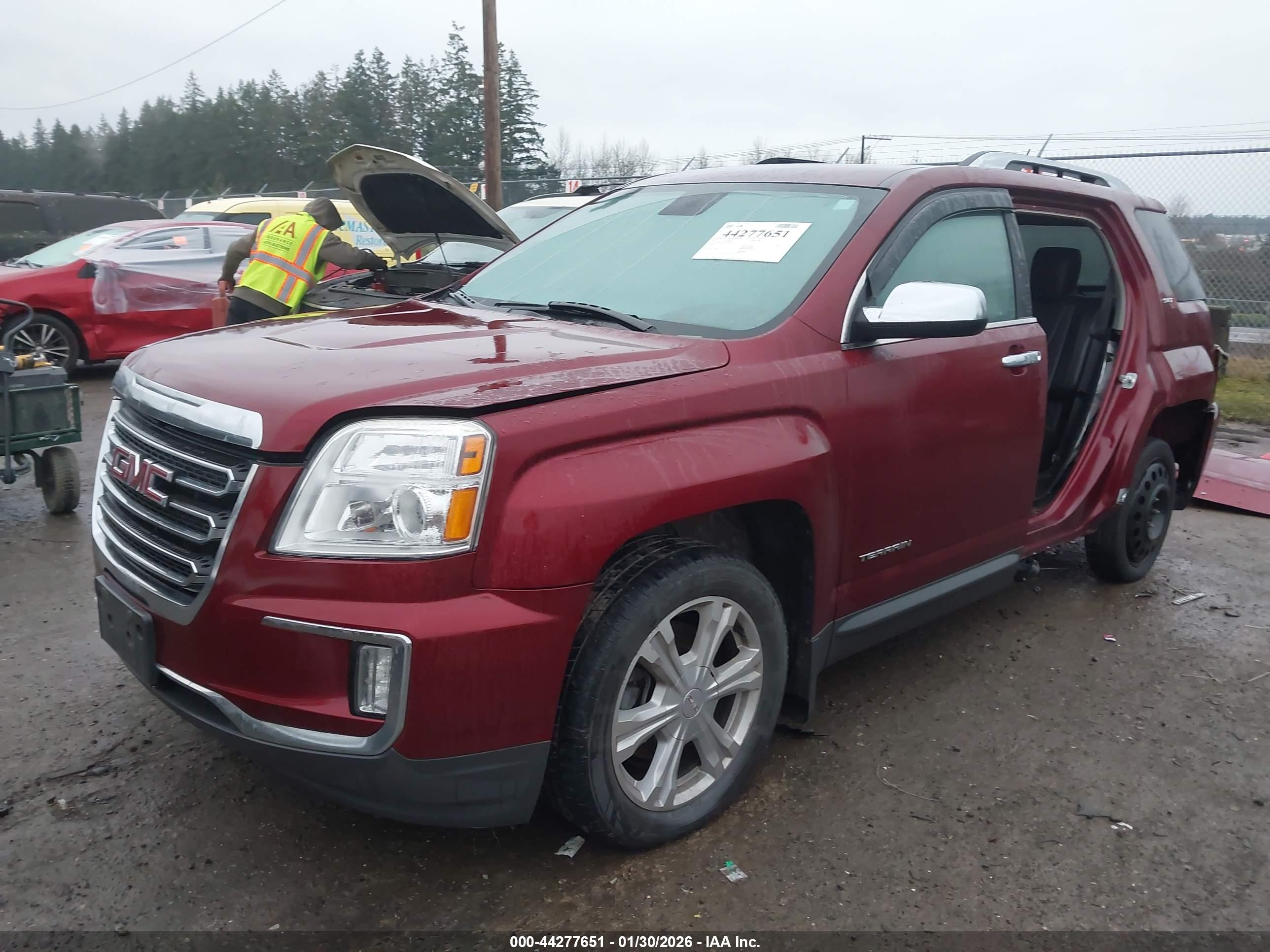 GMC TERRAIN image 2