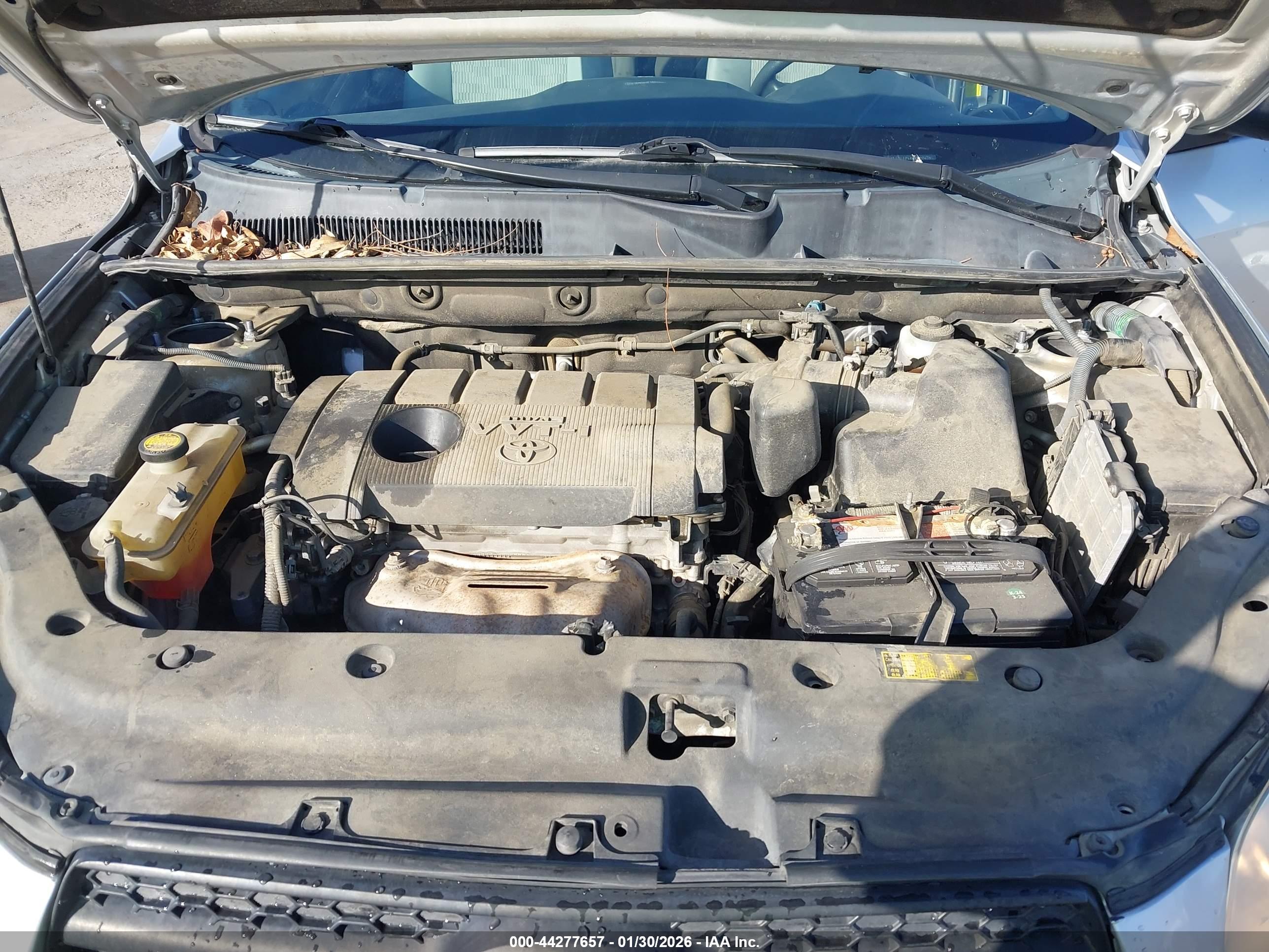 TOYOTA RAV4 image 10