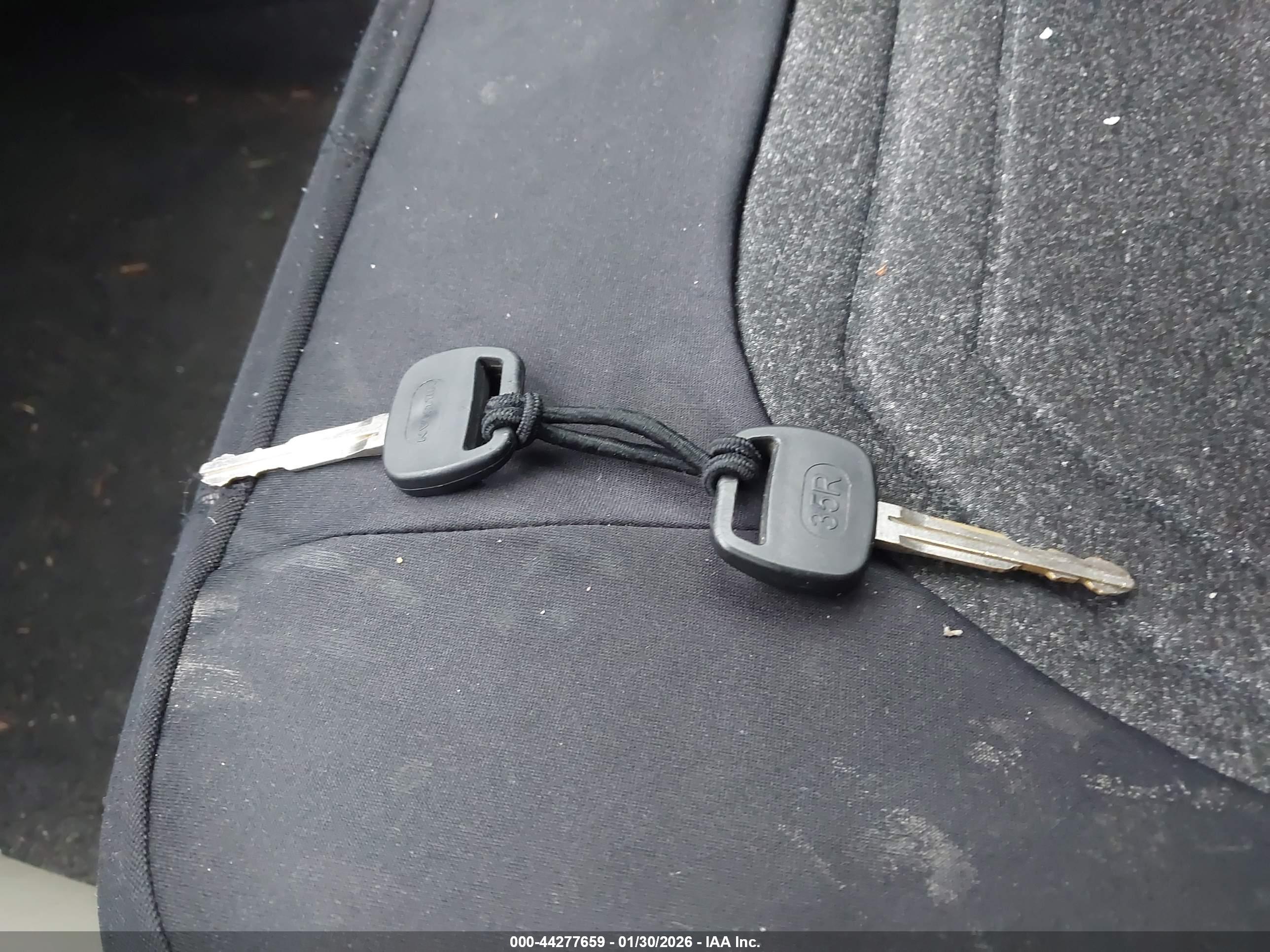 TOYOTA YARIS image 11