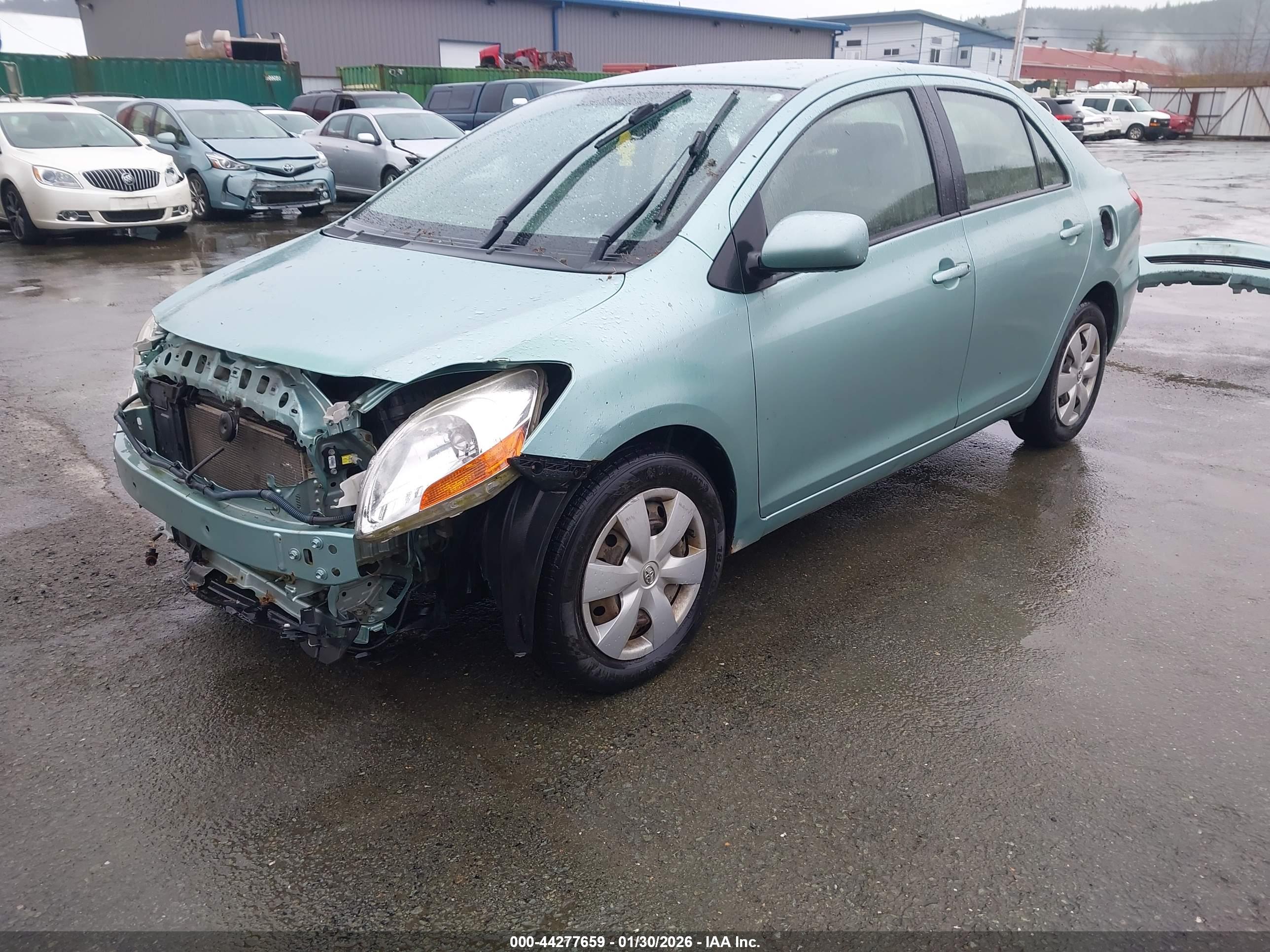 TOYOTA YARIS image 2