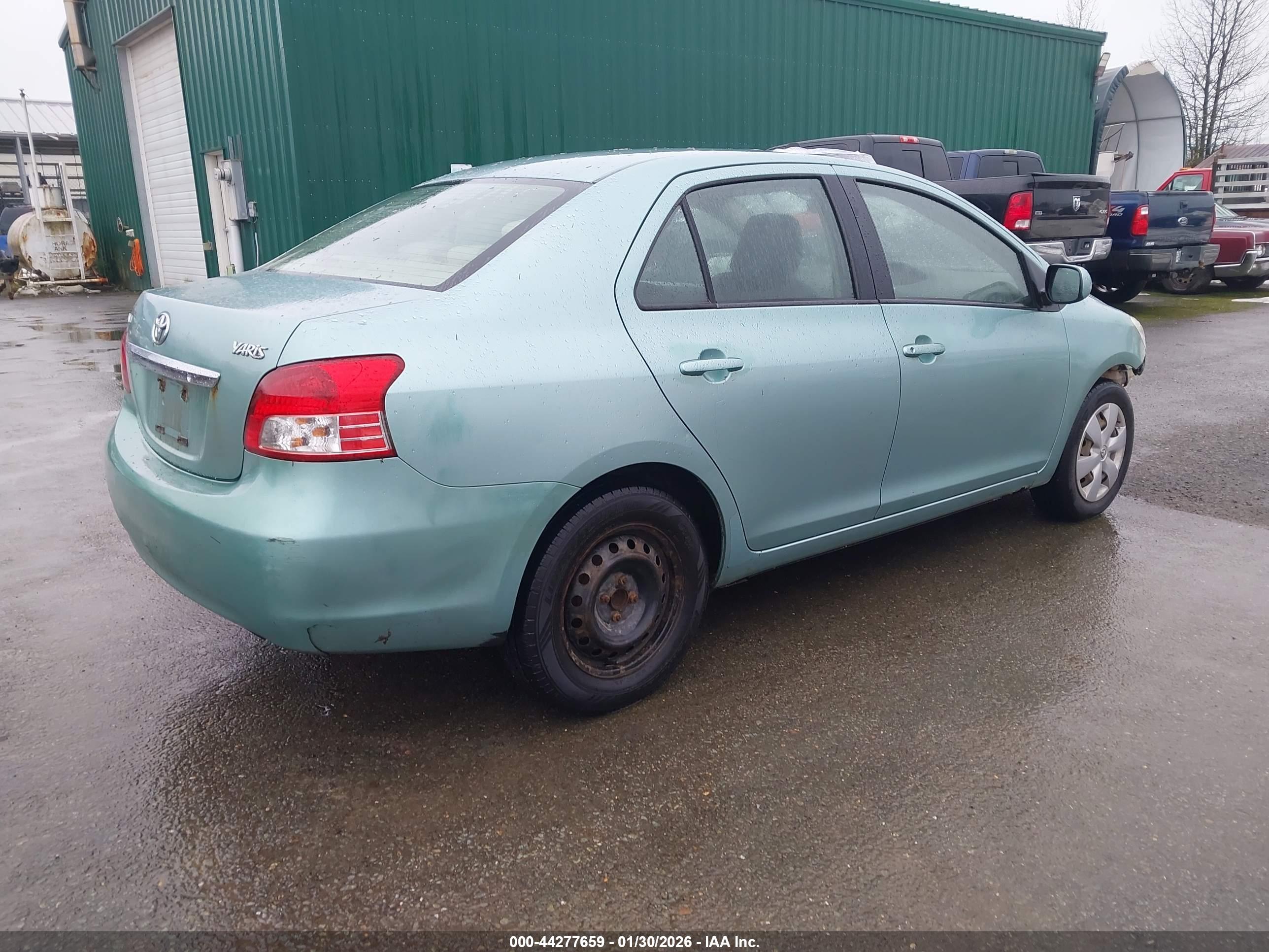 TOYOTA YARIS image 4