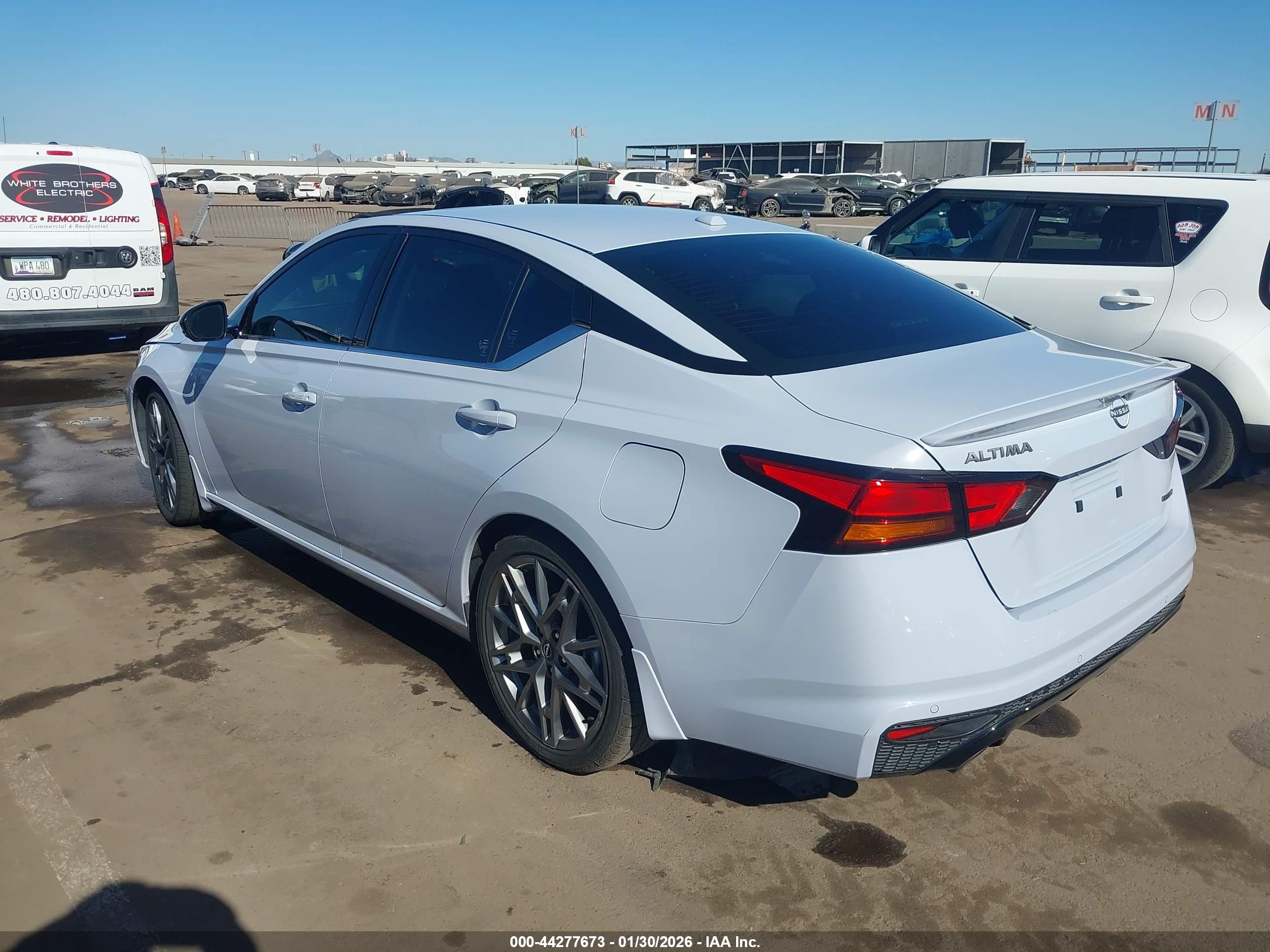 NISSAN ALTIMA image 3