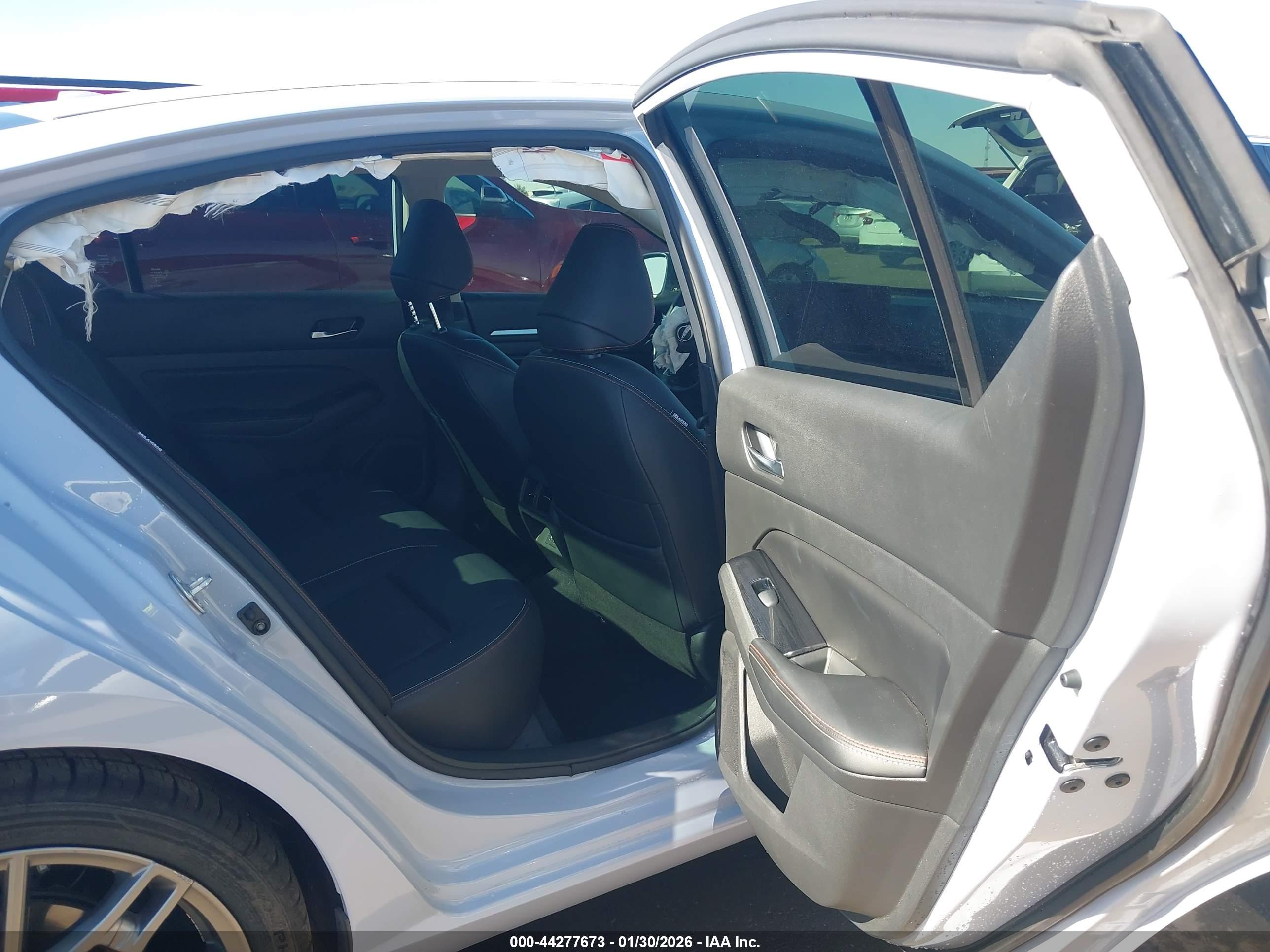 NISSAN ALTIMA image 8