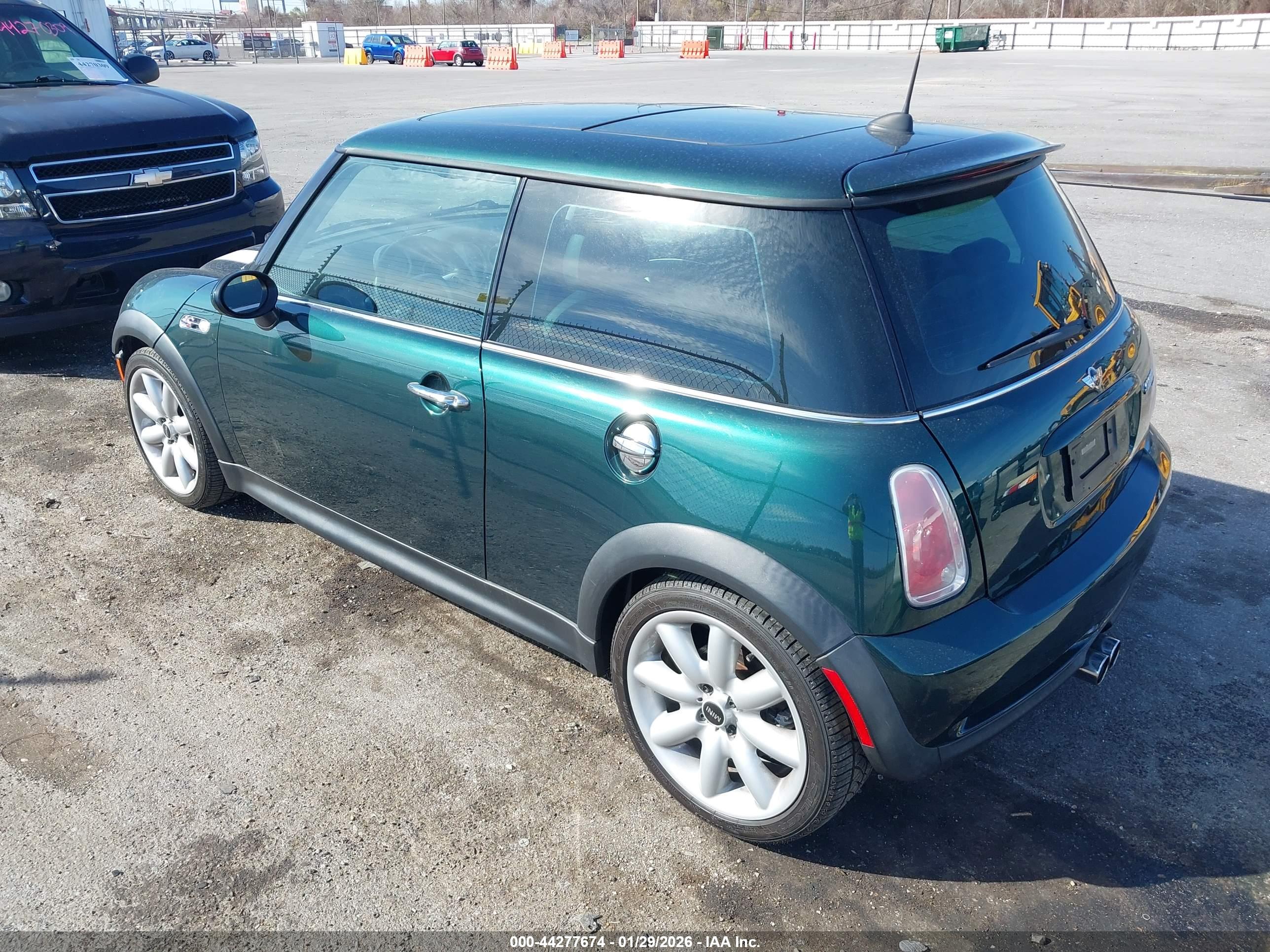 MINI COOPER image 3