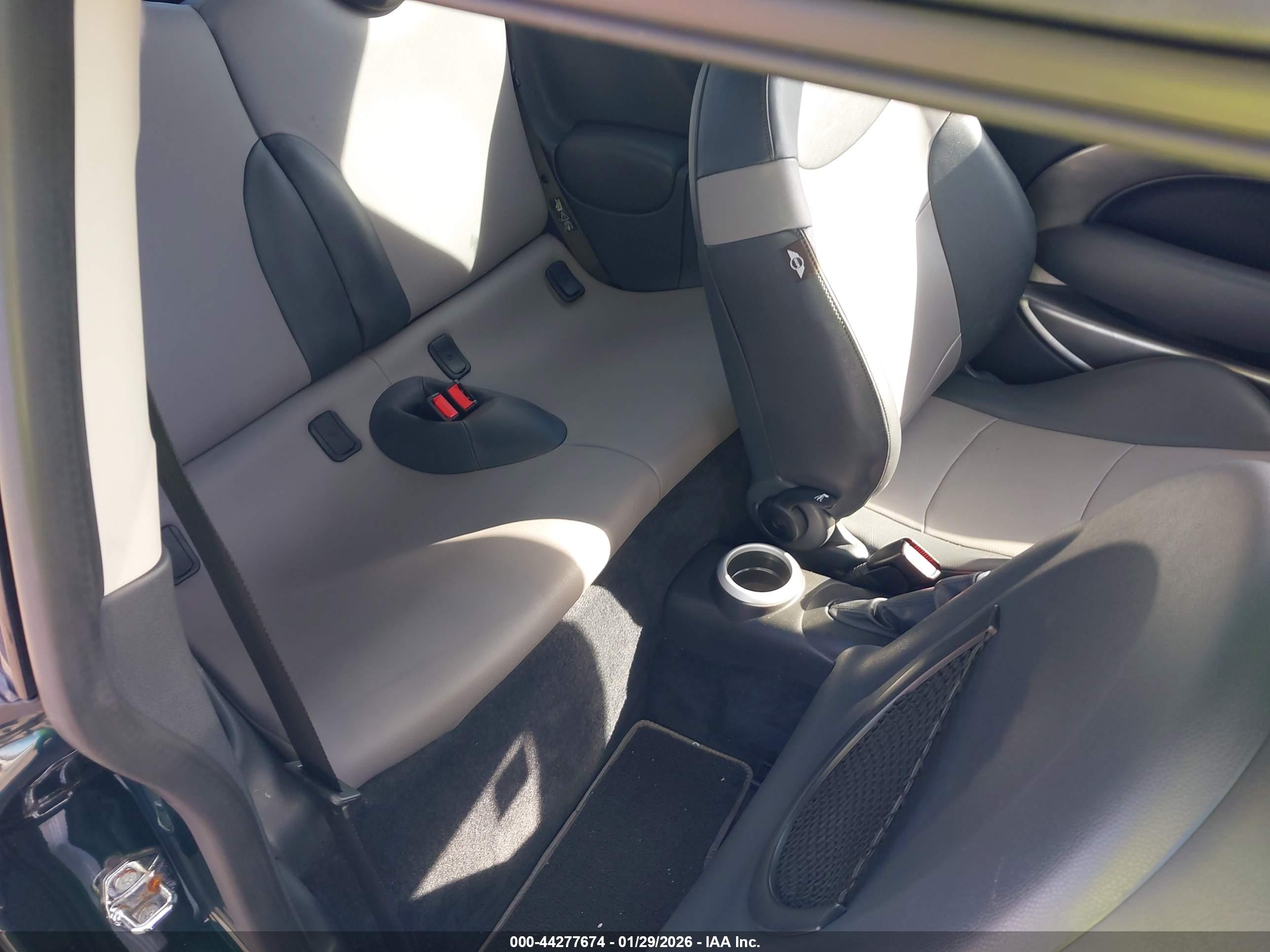 MINI COOPER image 8