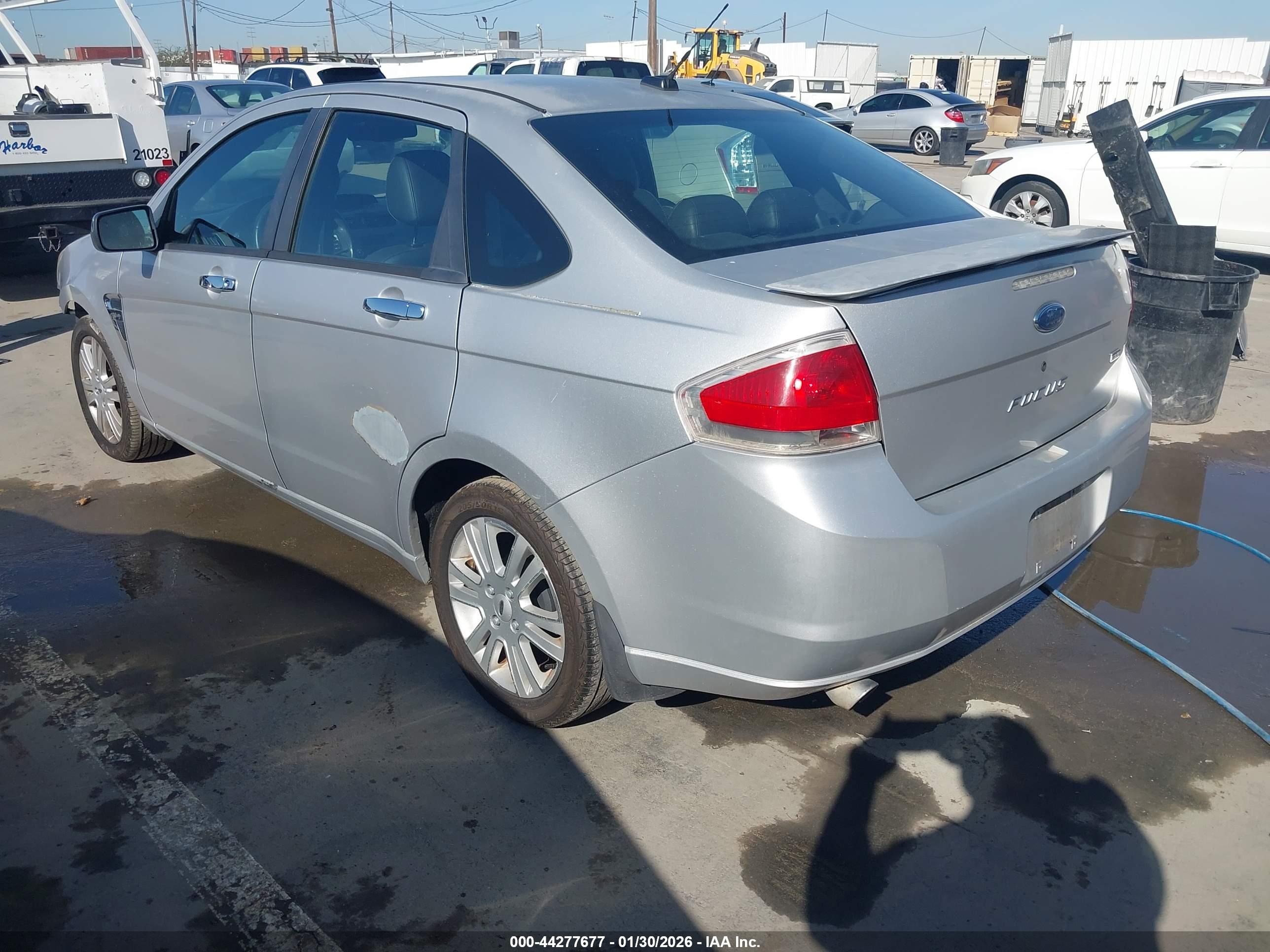 FORD FOCUS image 3